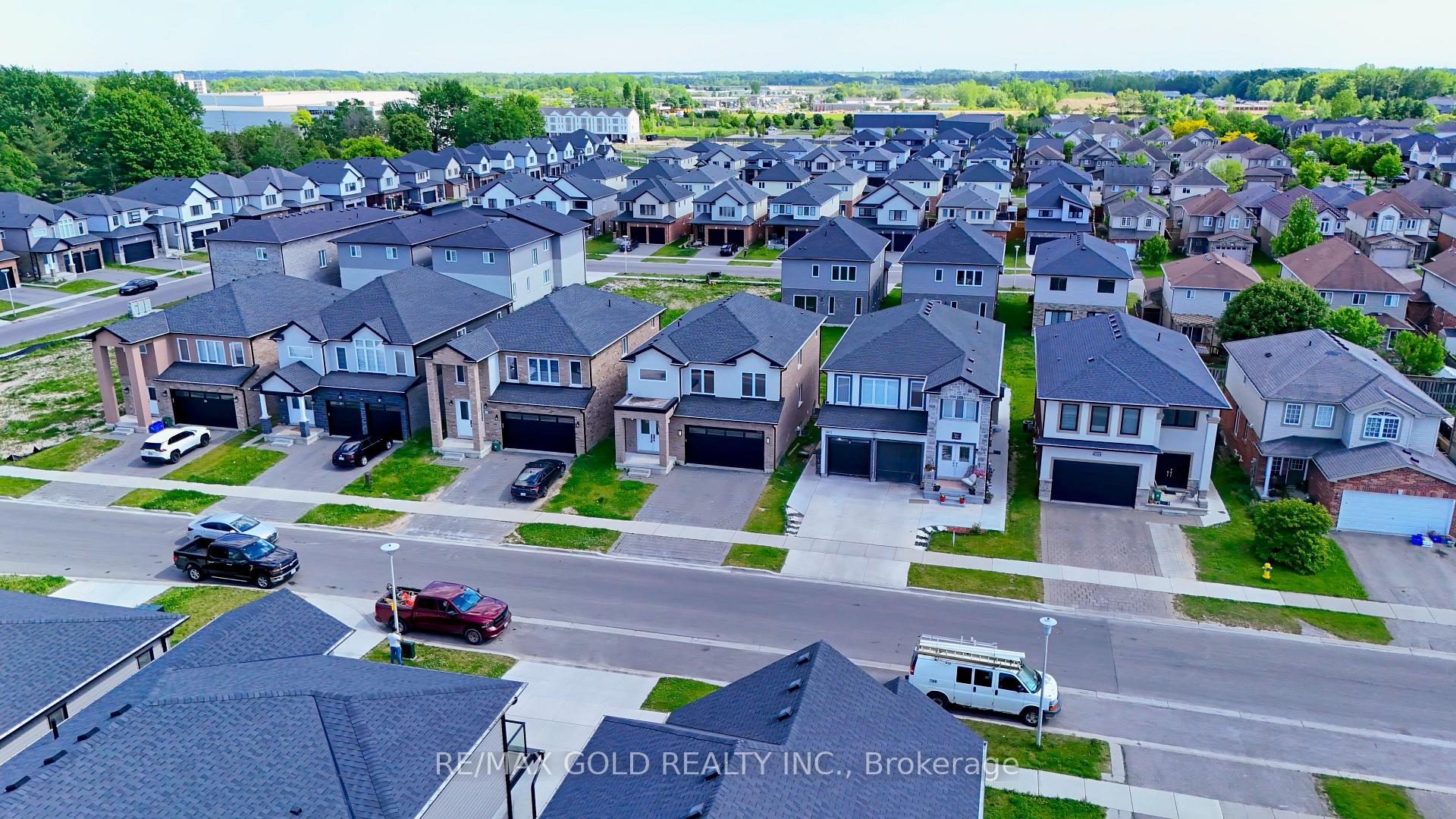 Photo 2 of 2606 Bateman Trail, London, South W — HOMEH