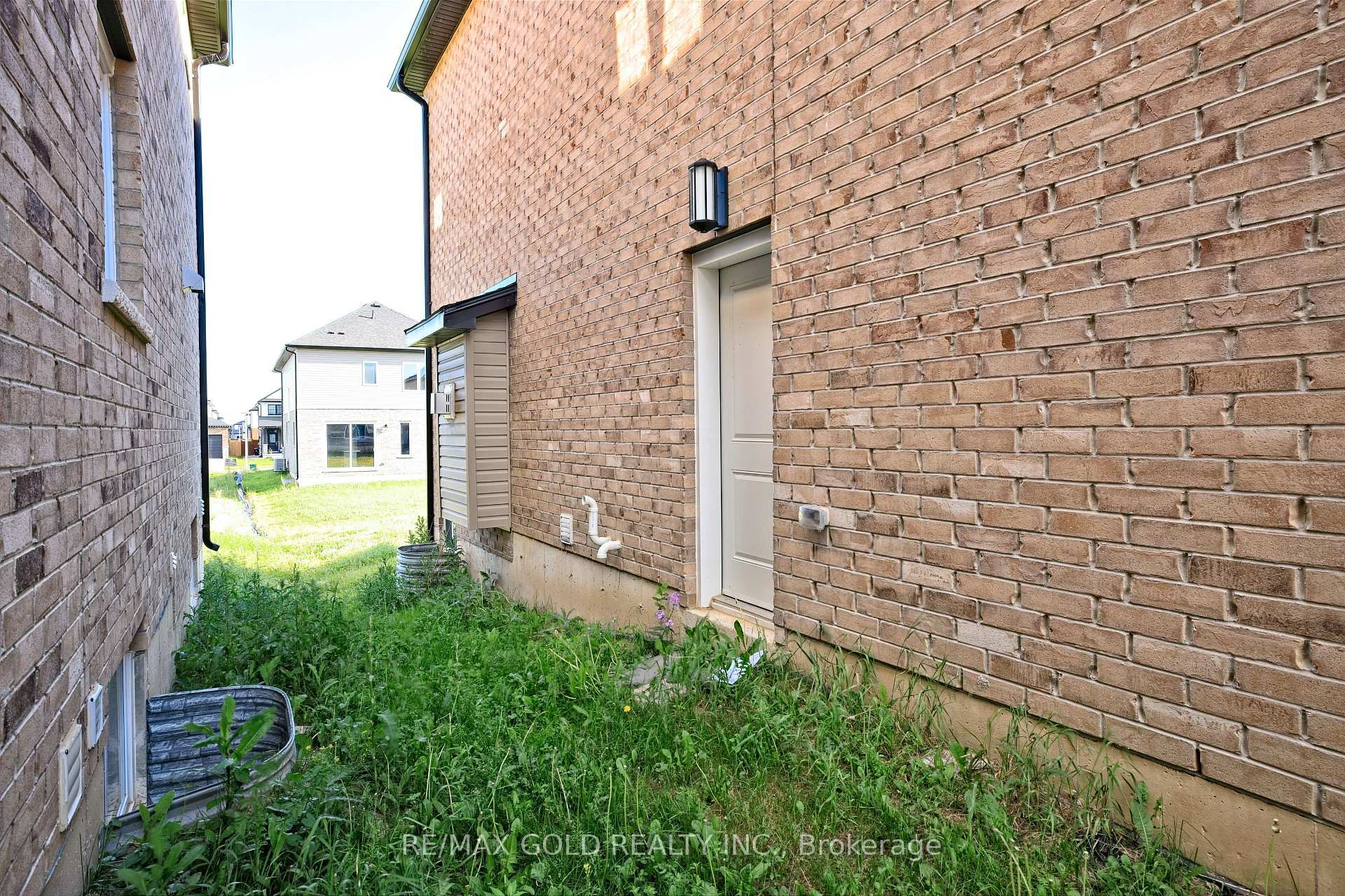 Photo 5 of 2606 Bateman Trail, London, South W — HOMEH