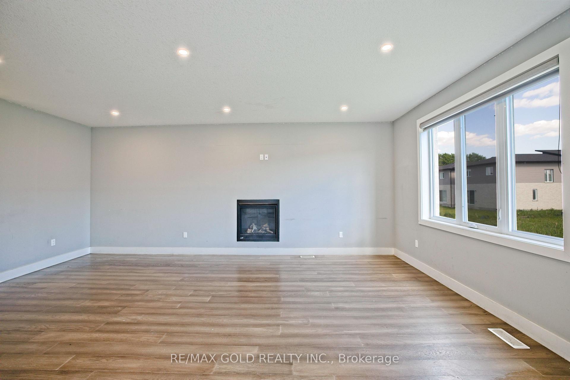 Photo 12 of 2606 Bateman Trail, London, South W — HOMEH