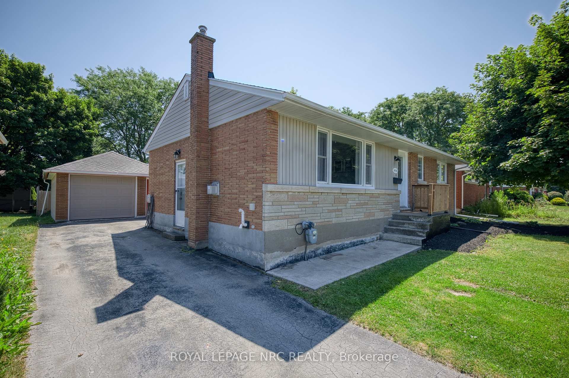 Photo 7 of 3676 Dorchester Road, Niagara Falls, Stamford — HOMEH