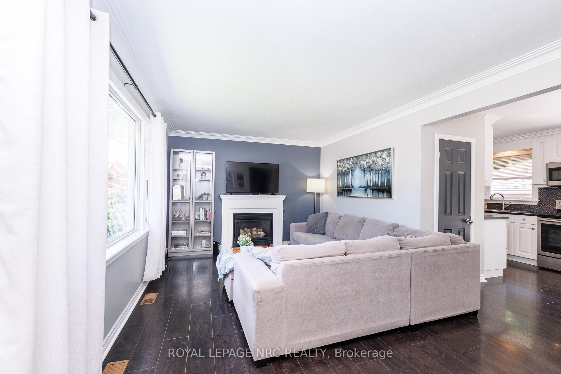 Photo 10 of 3676 Dorchester Road, Niagara Falls, Stamford — HOMEH