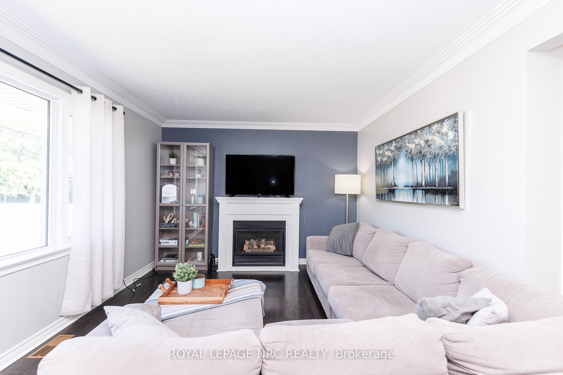 Photo 11 of 3676 Dorchester Road, Niagara Falls, Stamford — HOMEH