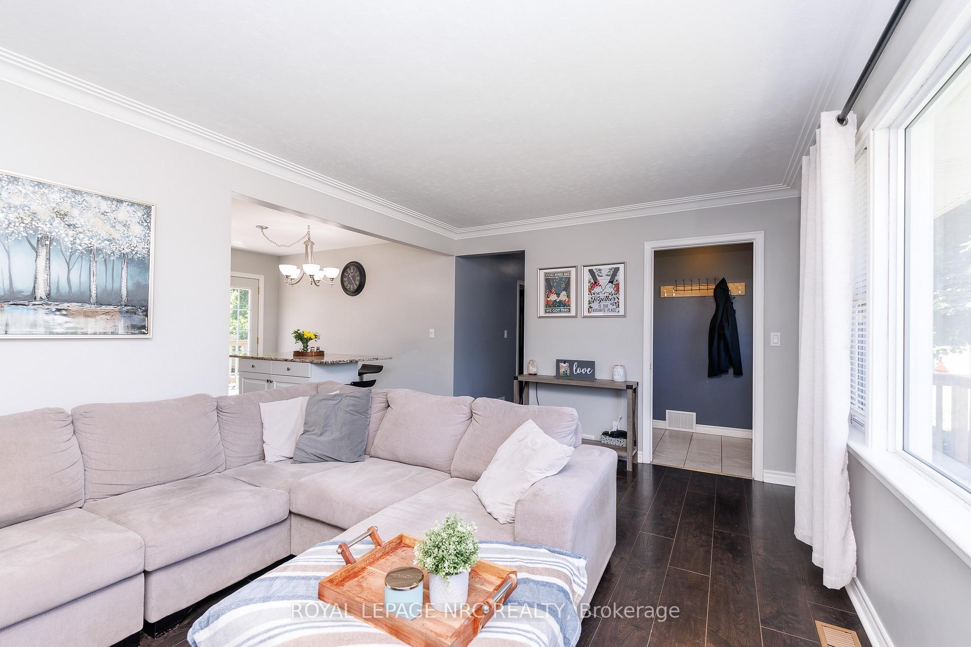 Photo 13 of 3676 Dorchester Road, Niagara Falls, Stamford — HOMEH