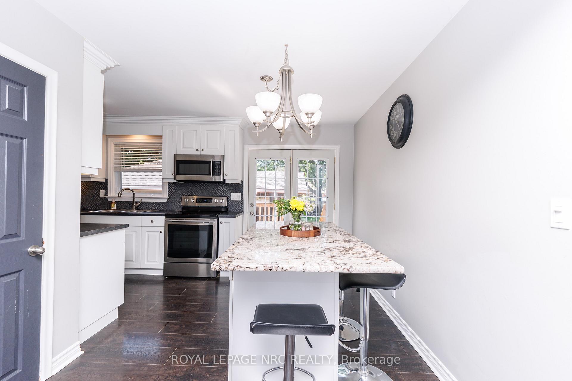Photo 14 of 3676 Dorchester Road, Niagara Falls, Stamford — HOMEH