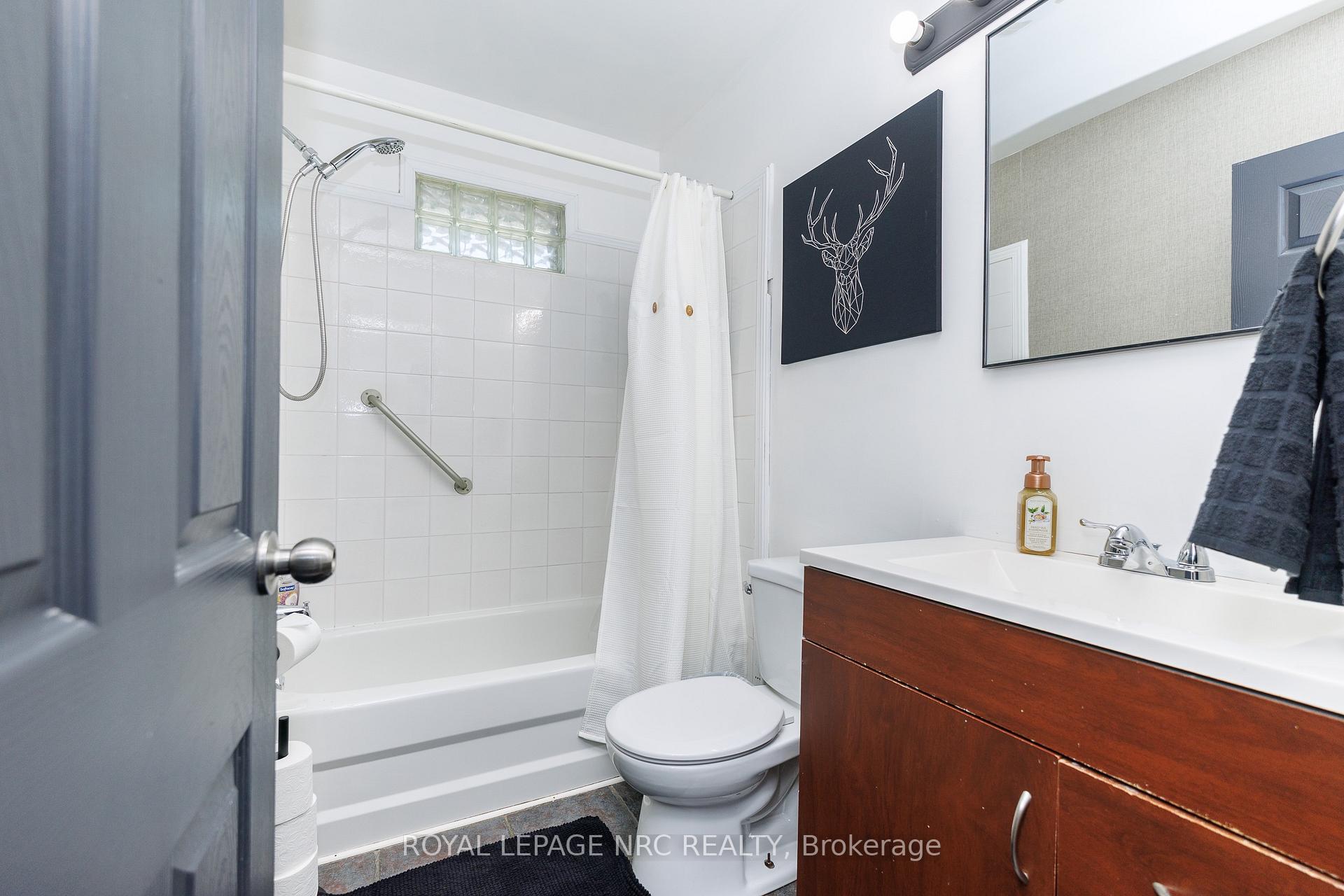 Photo 26 of 3676 Dorchester Road, Niagara Falls, Stamford — HOMEH