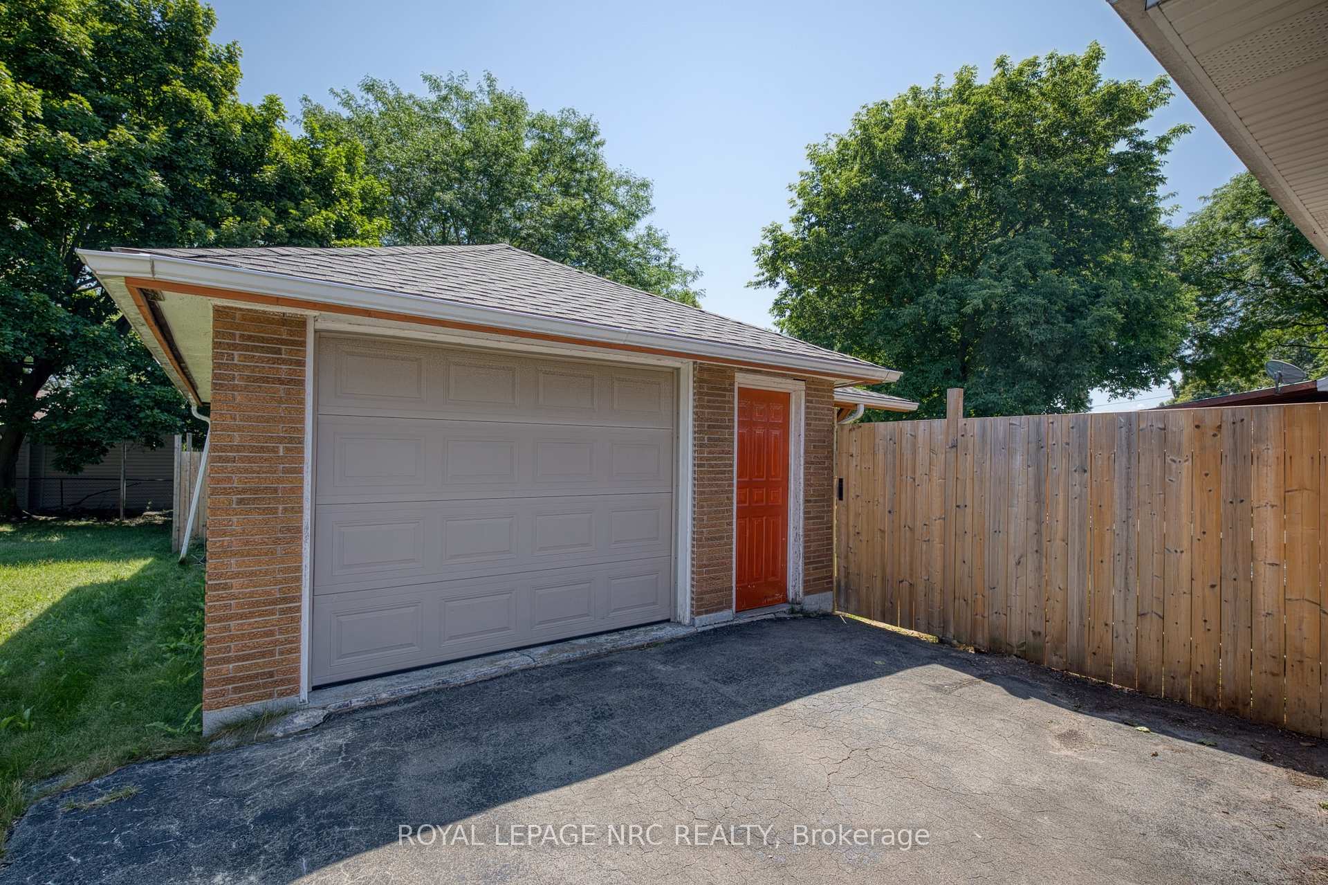 Photo 41 of 3676 Dorchester Road, Niagara Falls, Stamford — HOMEH