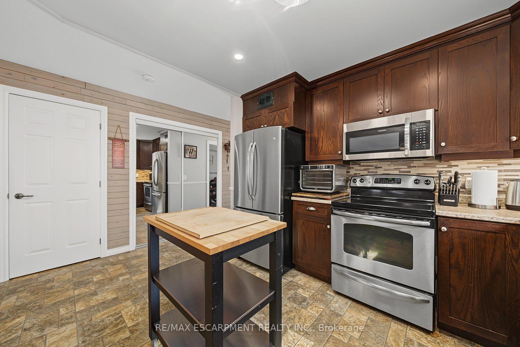 Photo 13 of 3913 Primrose Lane, Lincoln, Lincoln-Jordan/Vineland — HOMEH
