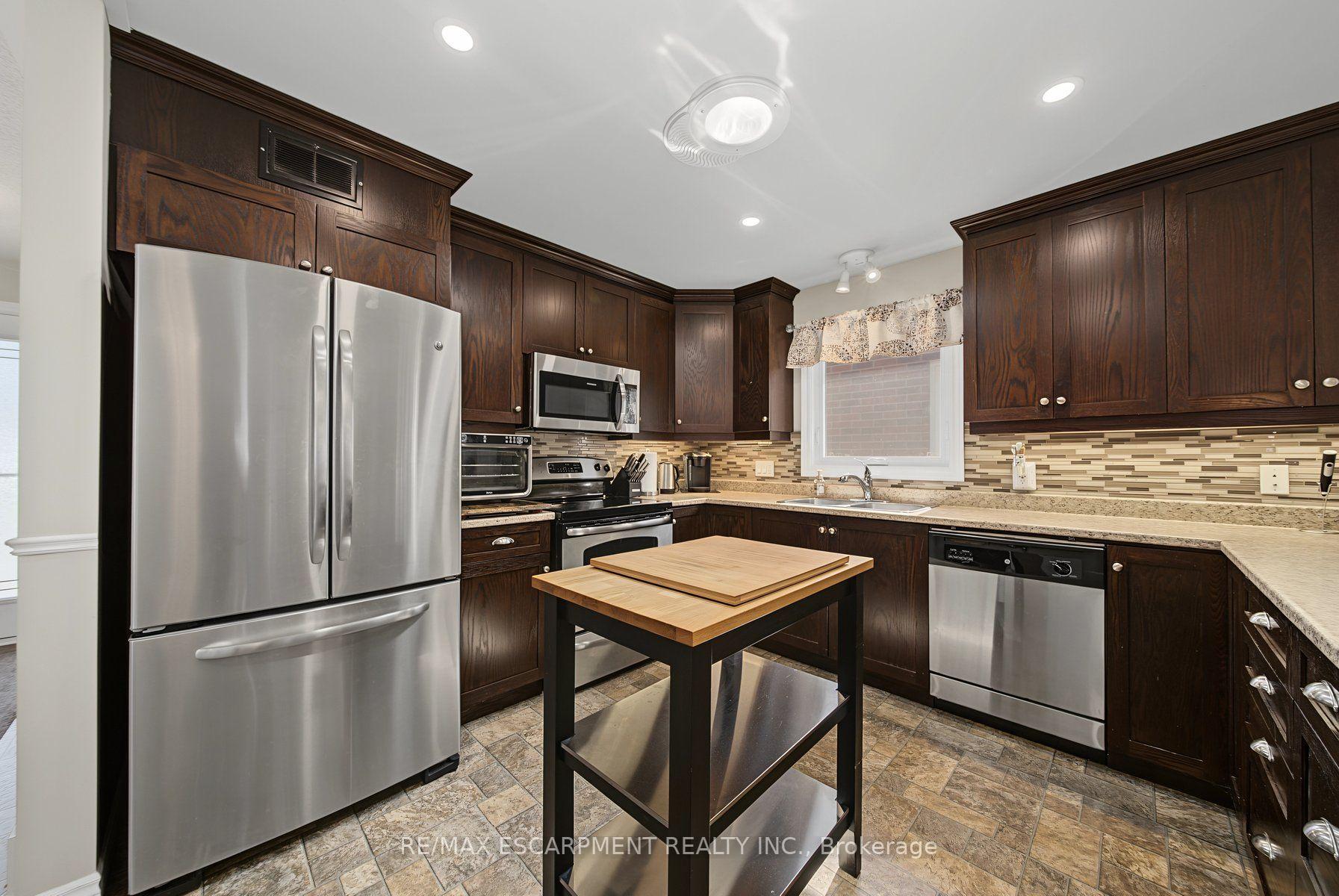 Photo 14 of 3913 Primrose Lane, Lincoln, Lincoln-Jordan/Vineland — HOMEH
