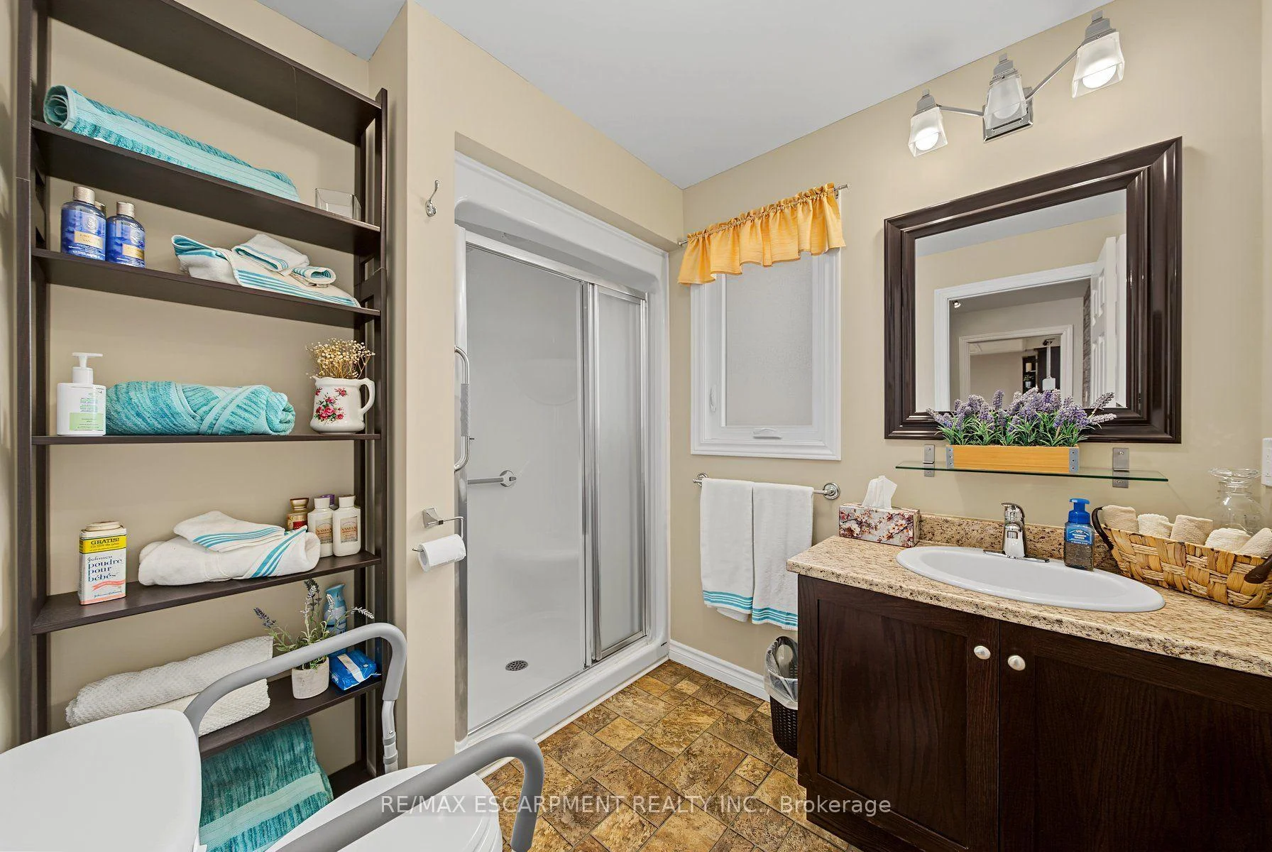 Photo 11 of 3913 Primrose Lane, Lincoln, Lincoln-Jordan/Vineland — HOMEH