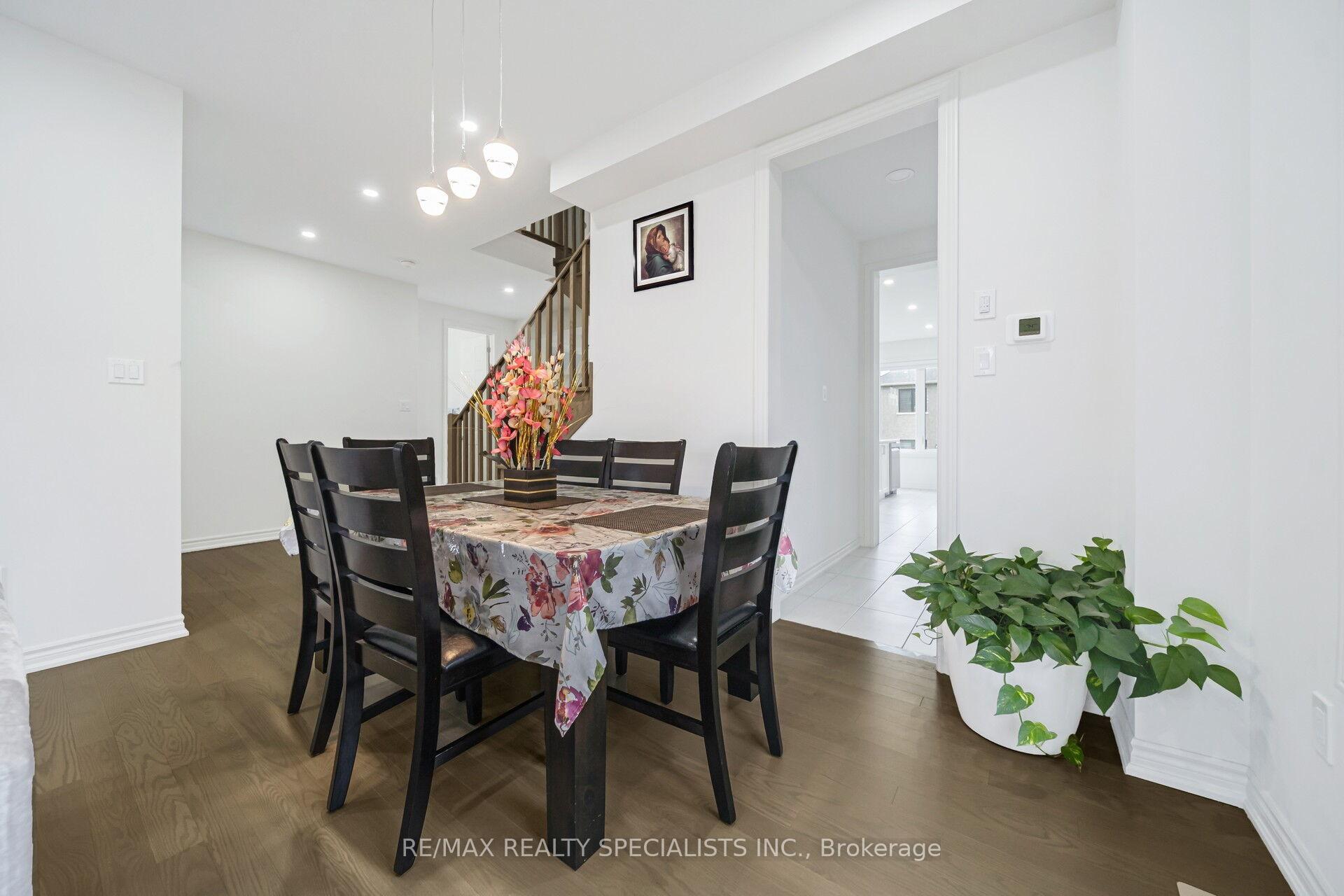 Photo 7 of 4 Elderberry Way, Adjala-Tosorontio, Colgan — HOMEH