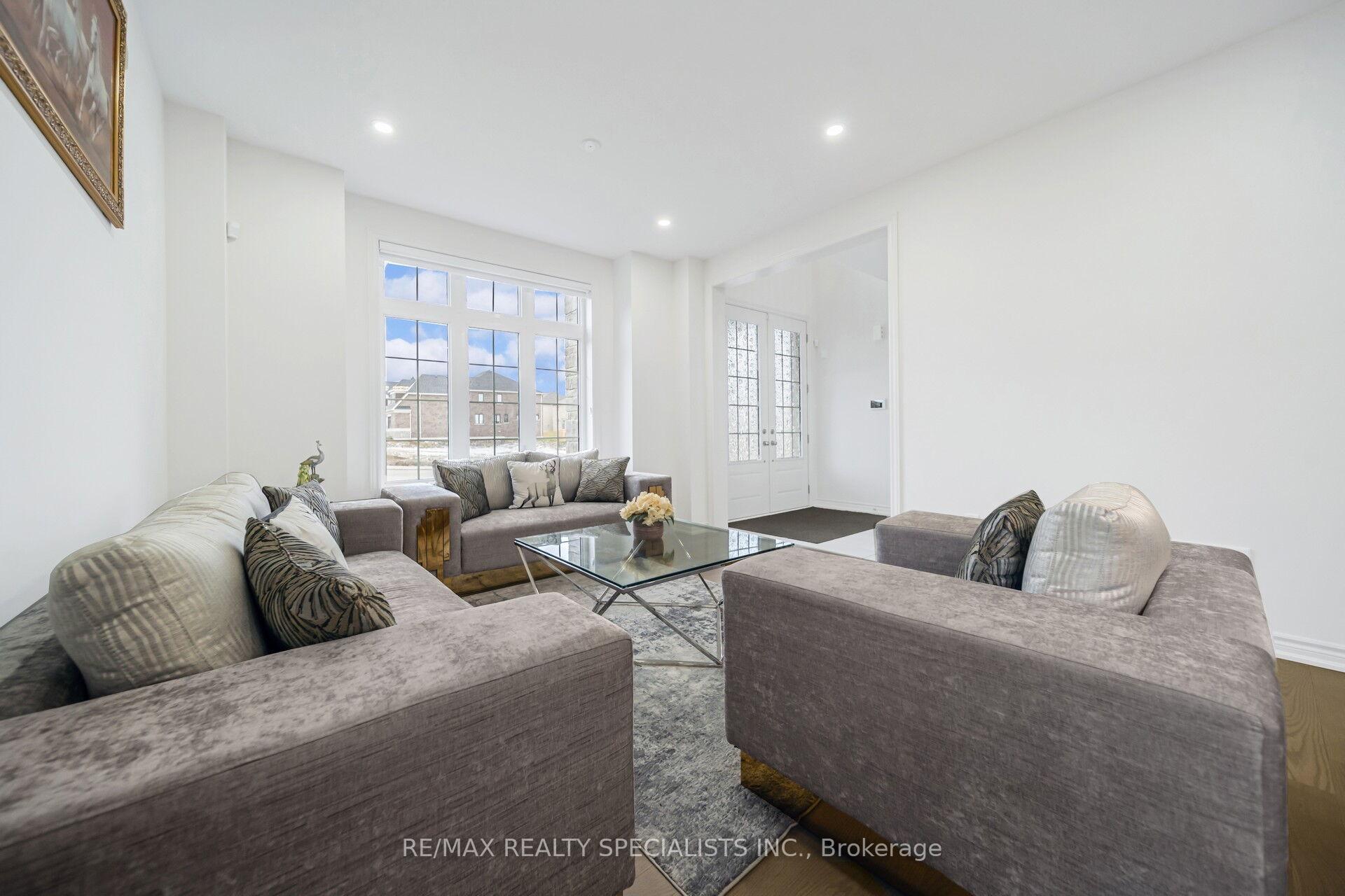Photo 8 of 4 Elderberry Way, Adjala-Tosorontio, Colgan — HOMEH