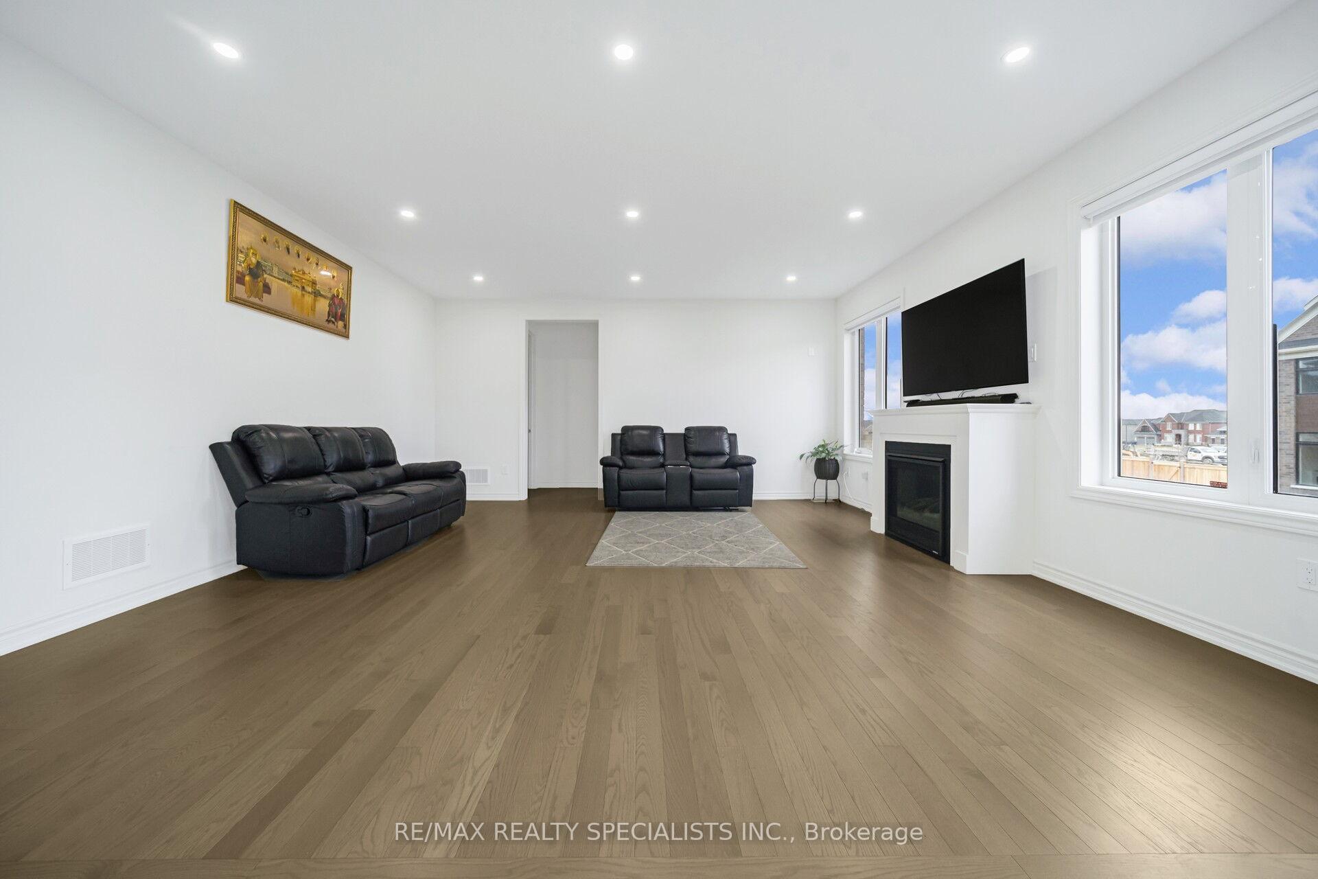 Photo 11 of 4 Elderberry Way, Adjala-Tosorontio, Colgan — HOMEH