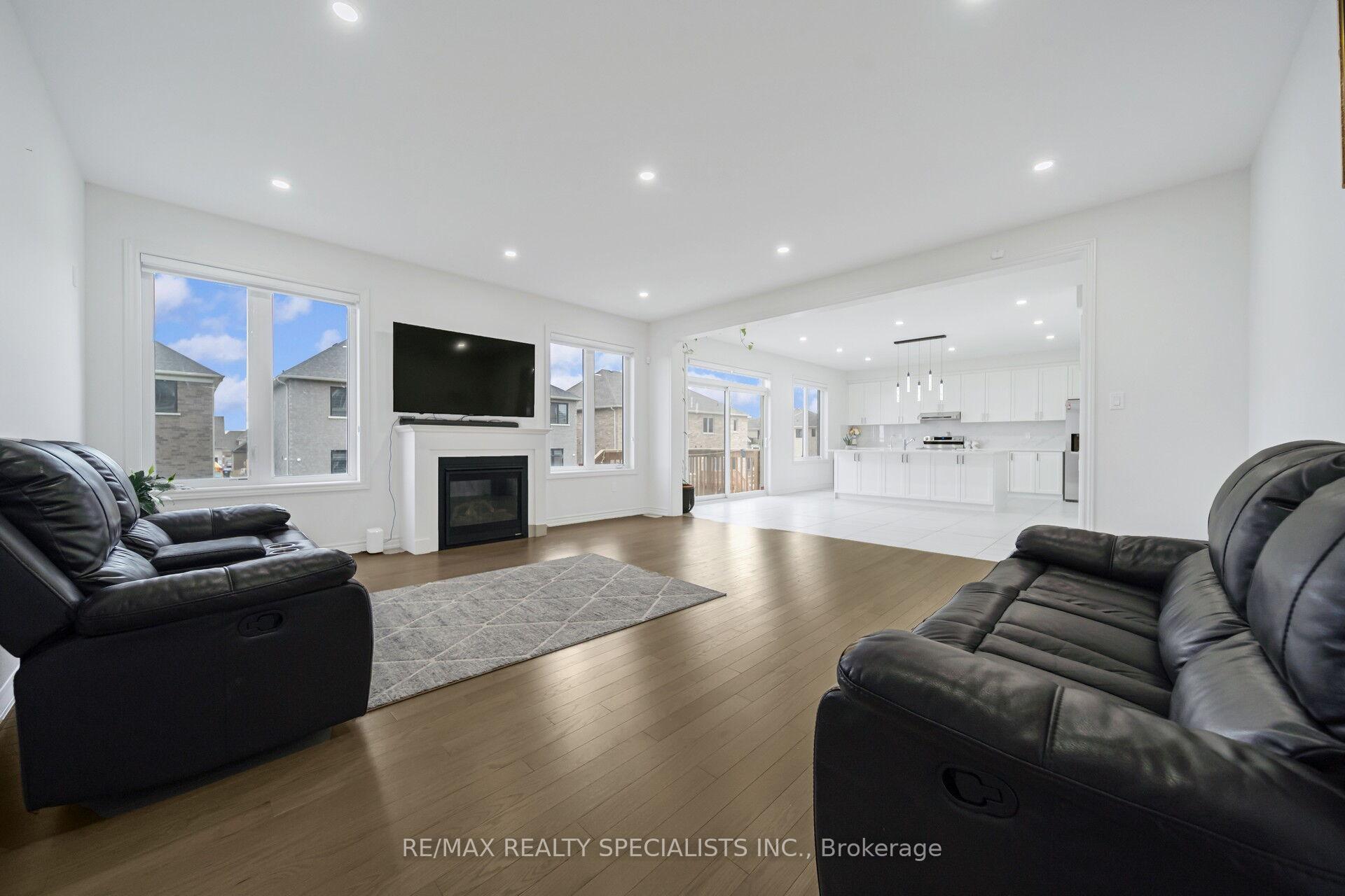 Photo 12 of 4 Elderberry Way, Adjala-Tosorontio, Colgan — HOMEH