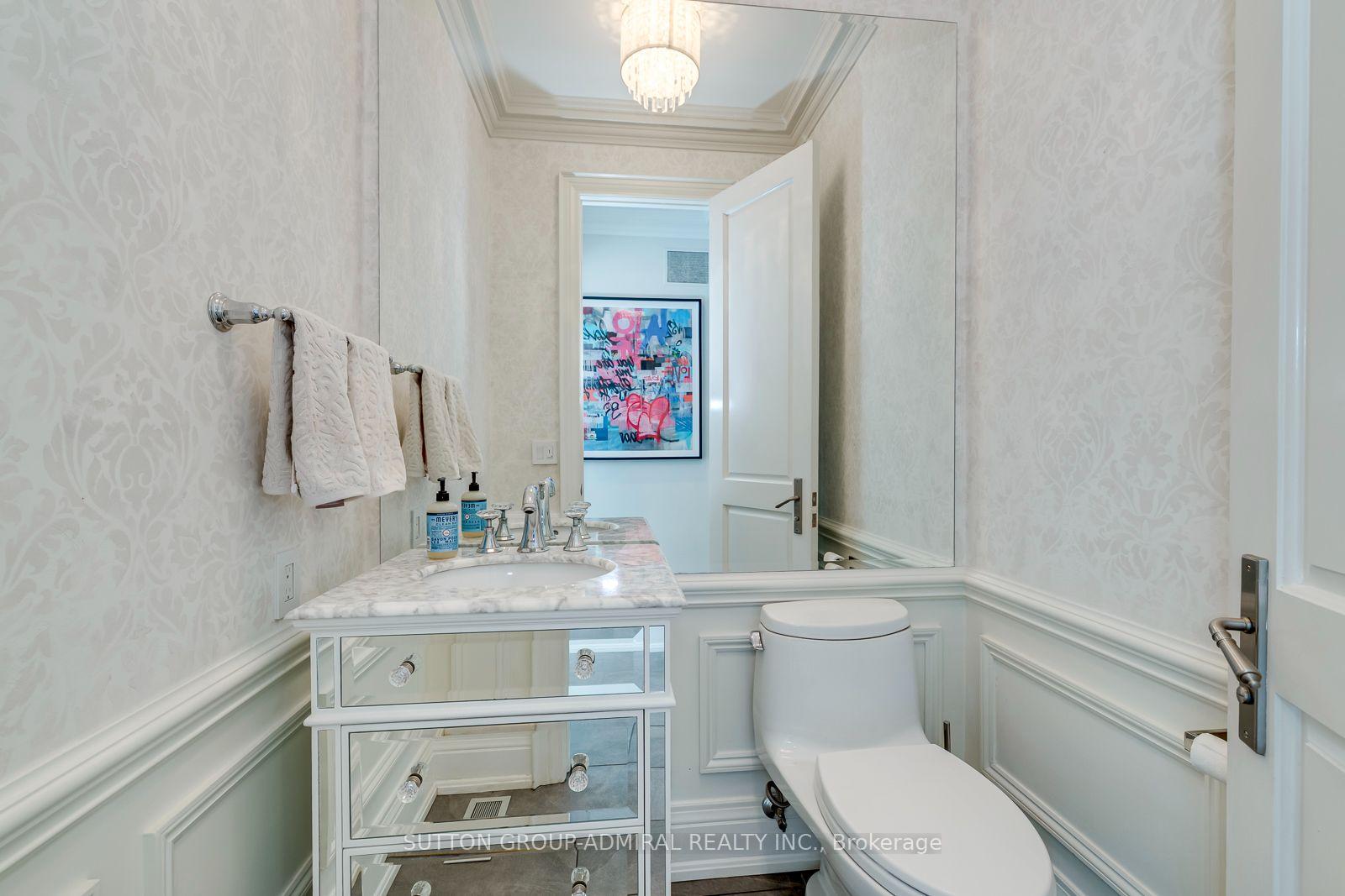 Photo 25 of 220 Joicey Boulevard, Toronto, Bedford Park-Nortown — HOMEH