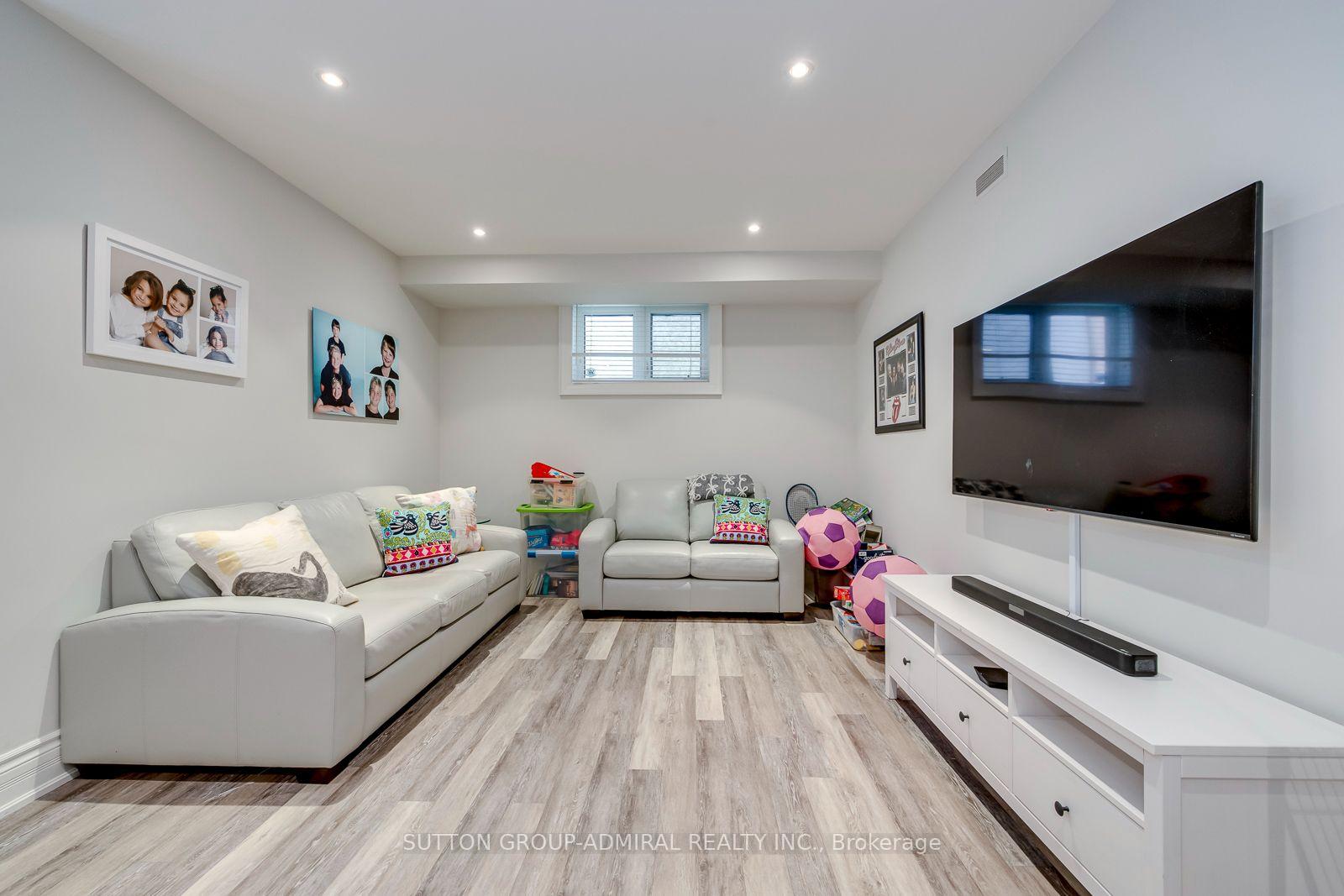 Photo 41 of 220 Joicey Boulevard, Toronto, Bedford Park-Nortown — HOMEH