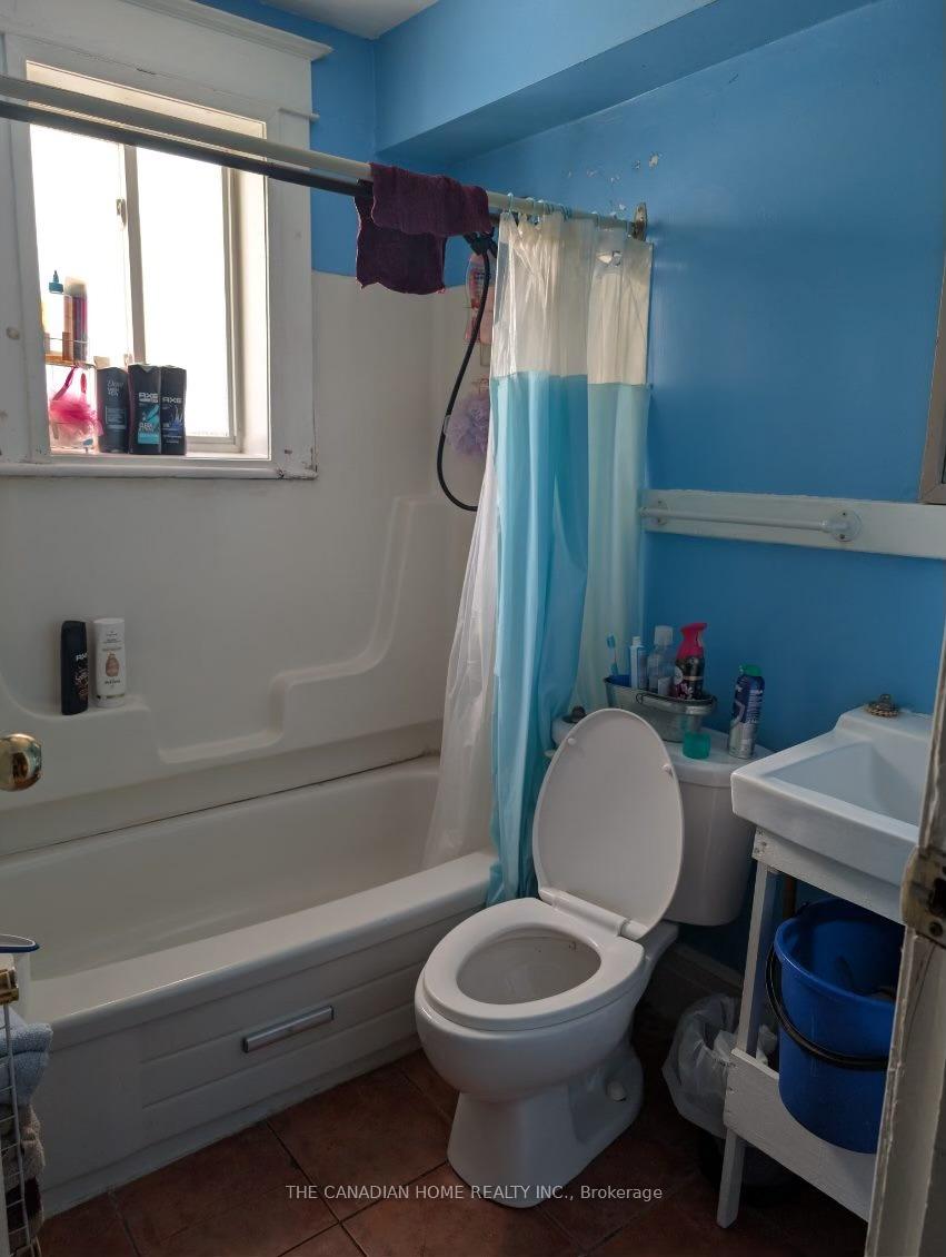 Photo 4 of 563 Cannon Street E, Hamilton, Gibson — HOMEH