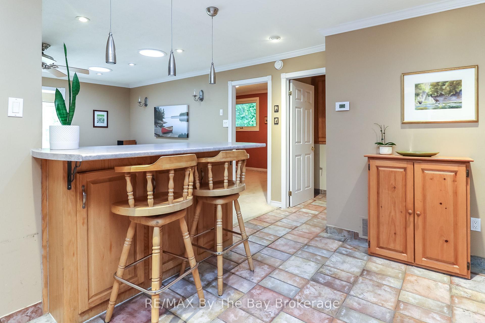 Photo 6 of 116 Stroud Crescent, Wasaga Beach — HOMEH
