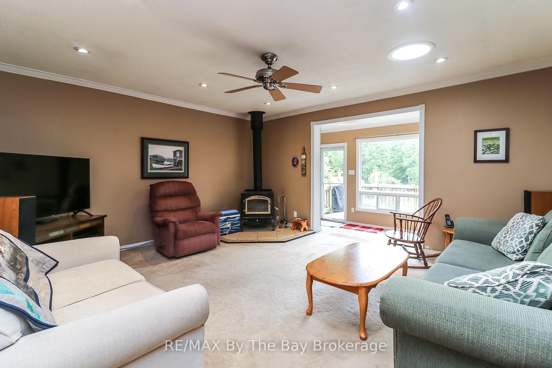 Photo 10 of 116 Stroud Crescent, Wasaga Beach — HOMEH