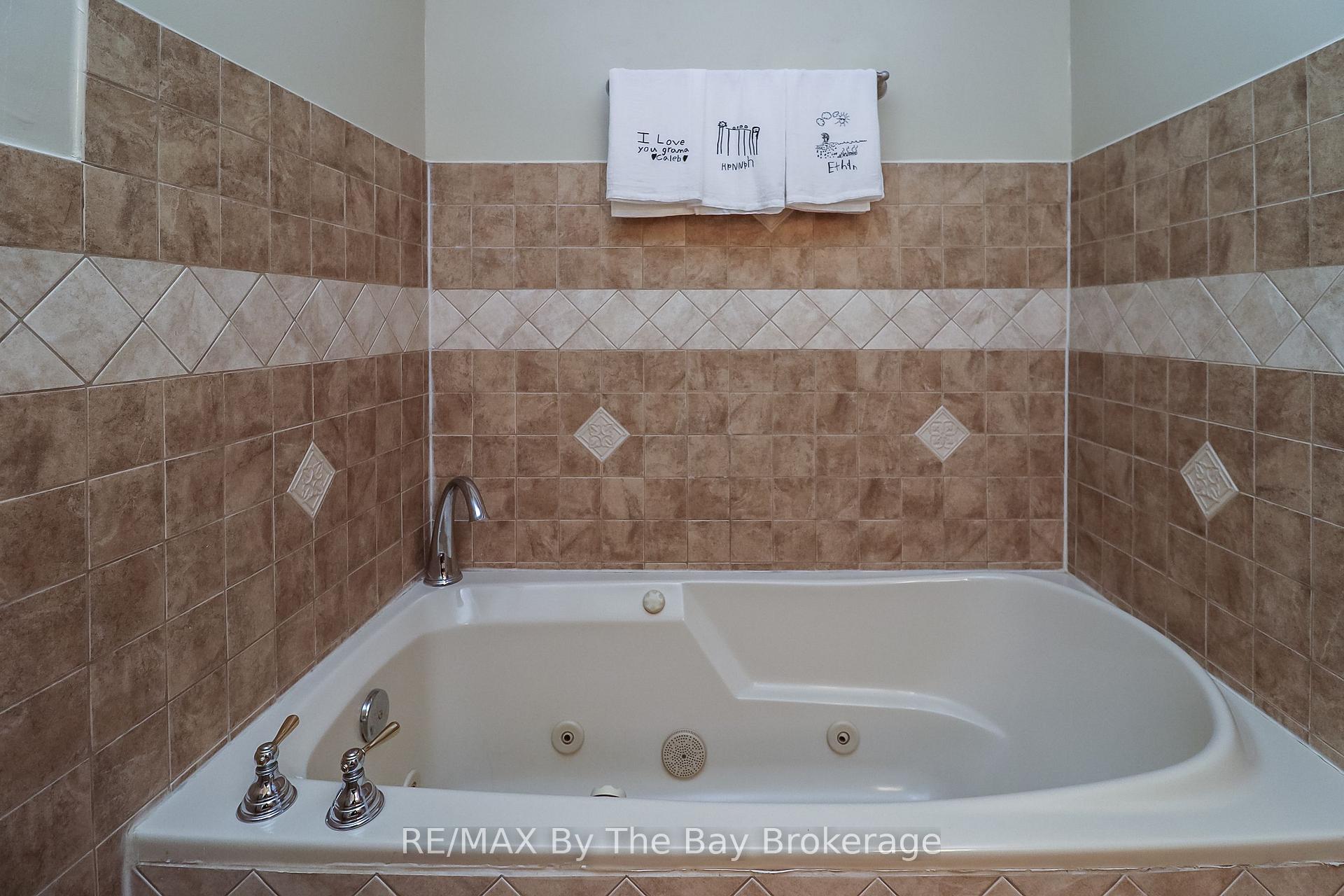 Photo 25 of 116 Stroud Crescent, Wasaga Beach — HOMEH