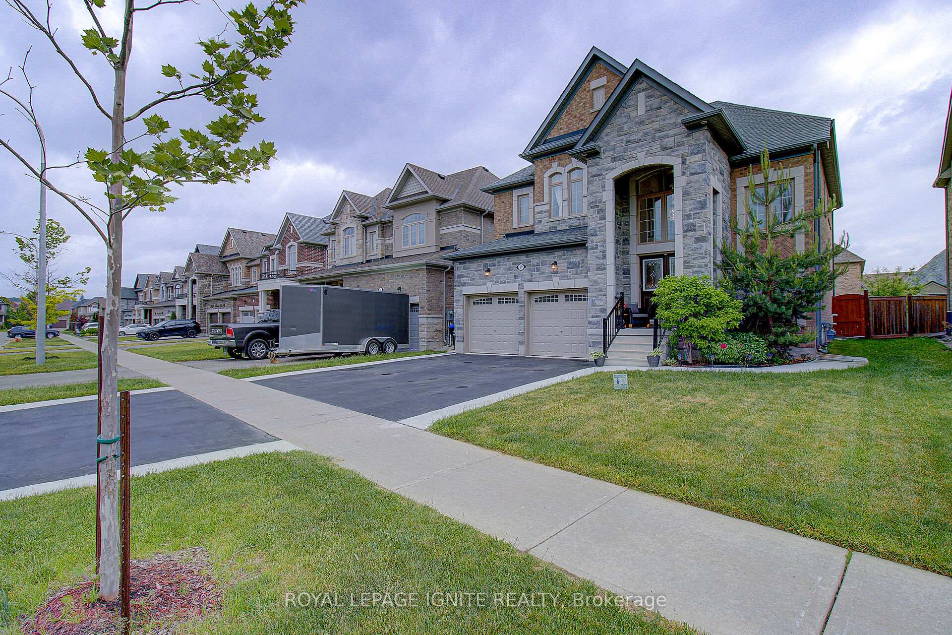 Photo 2 of 19 Hackett Street, New Tecumseth, Alliston — HOMEH