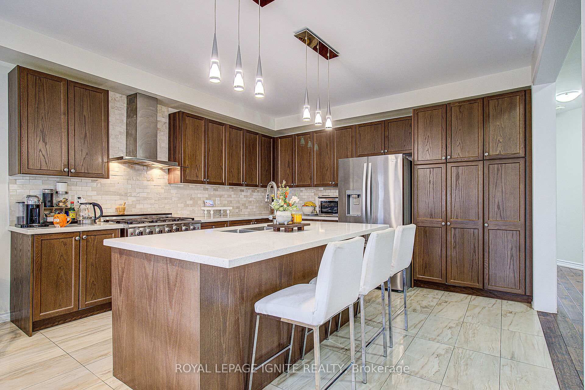 Photo 6 of 19 Hackett Street, New Tecumseth, Alliston — HOMEH