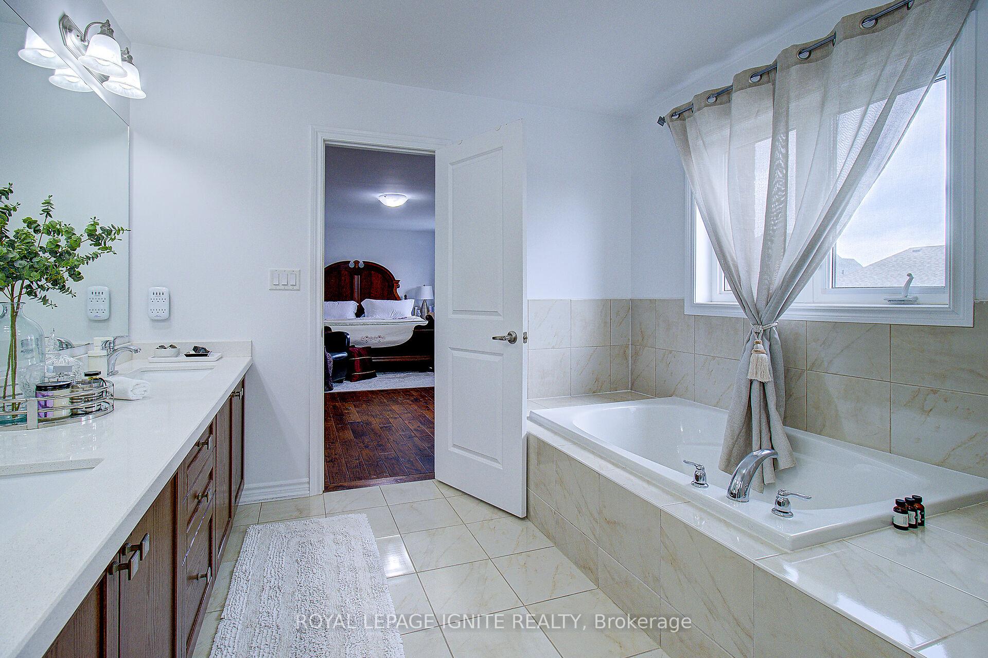 Photo 15 of 19 Hackett Street, New Tecumseth, Alliston — HOMEH