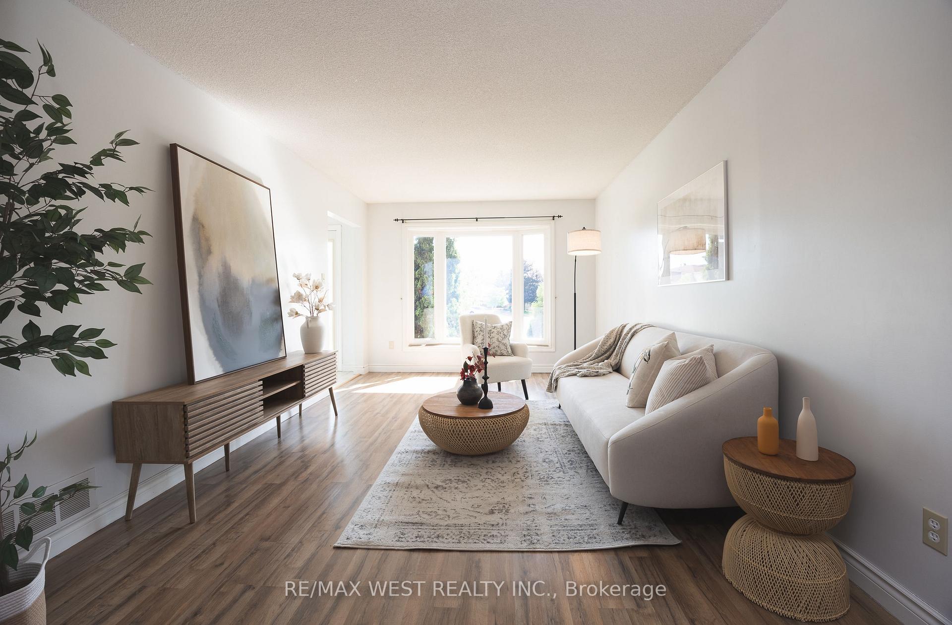 Photo 7 of 14 Souch Court, Clarington, Bowmanville — HOMEH