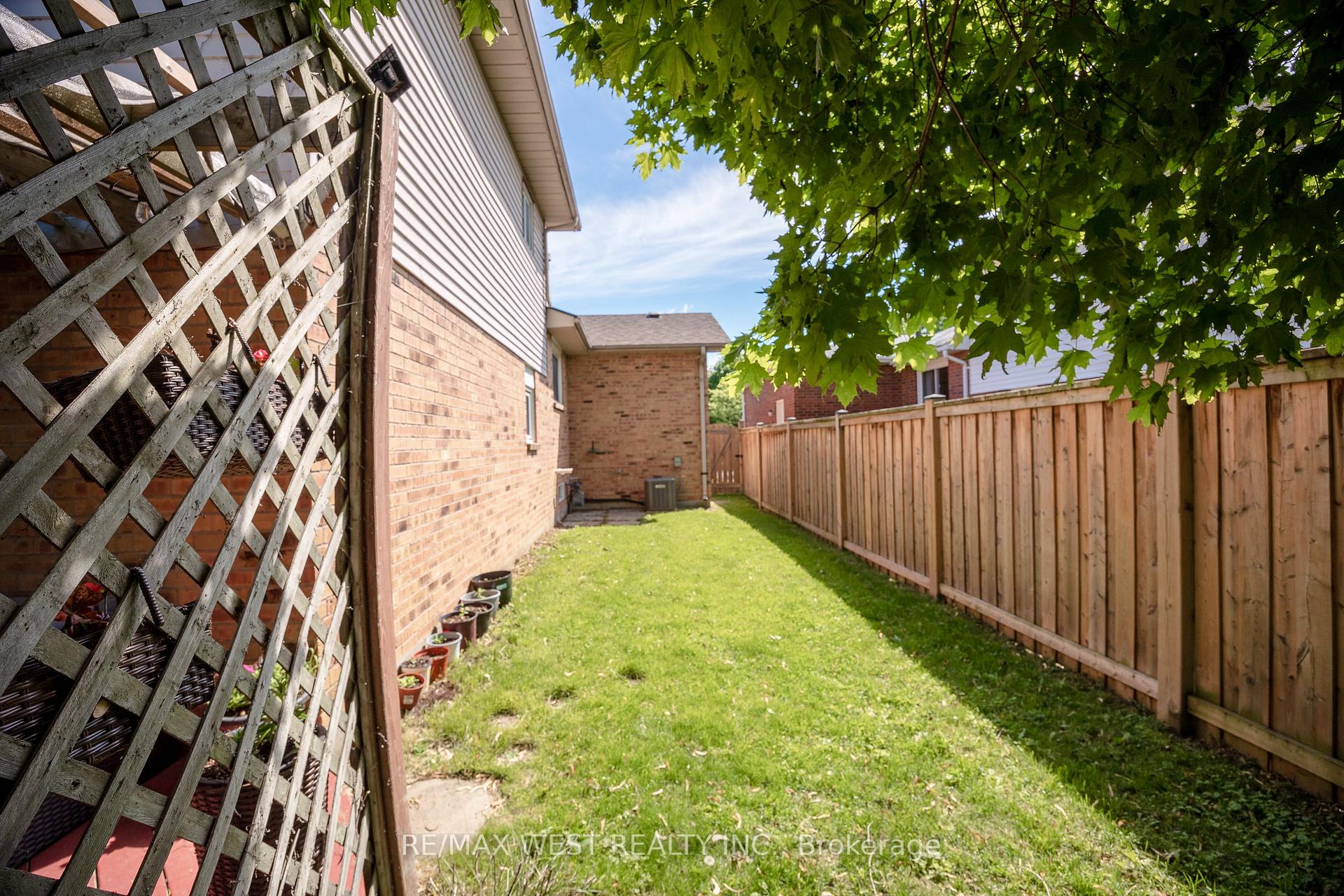 Photo 35 of 14 Souch Court, Clarington, Bowmanville — HOMEH