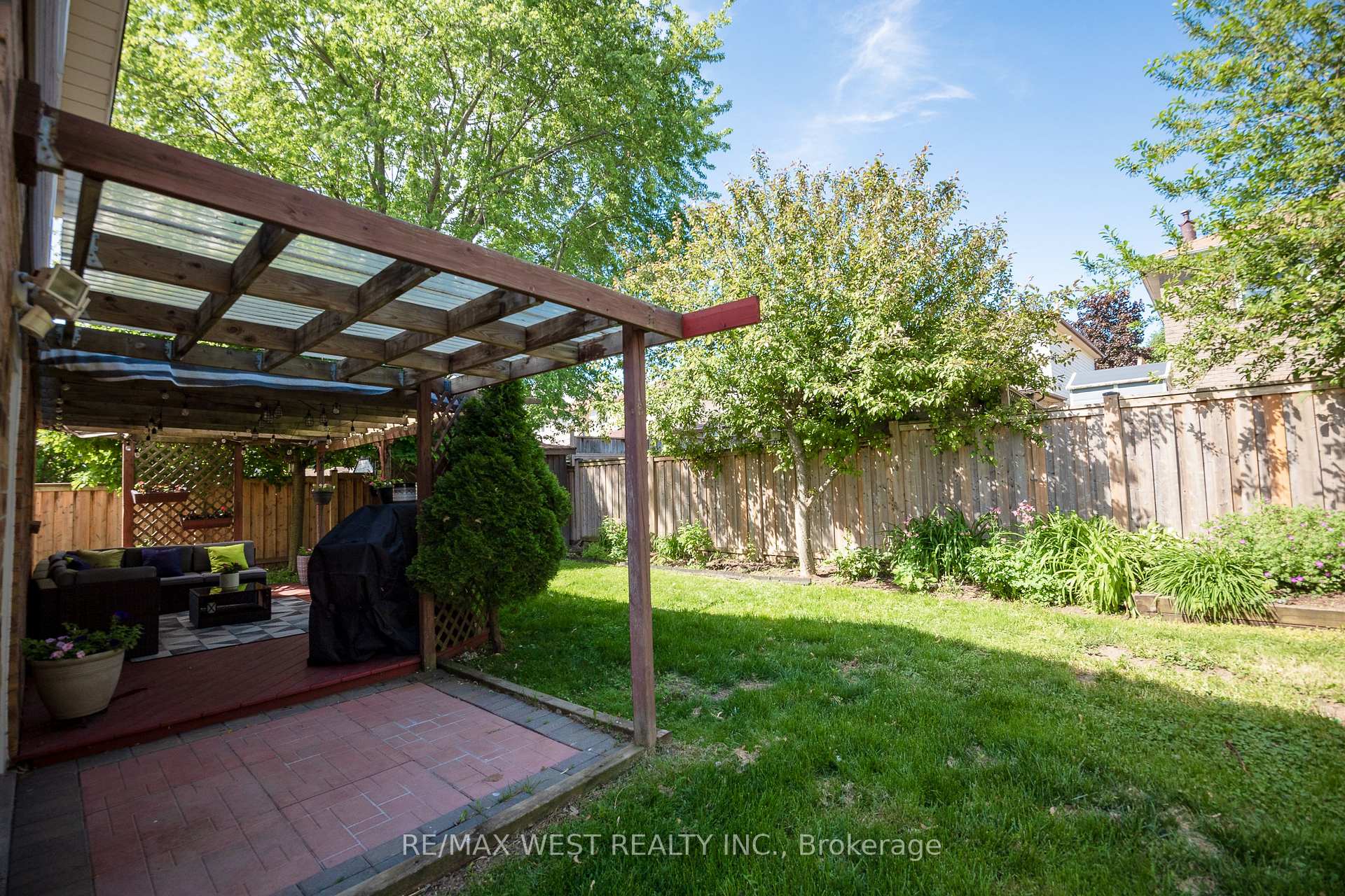 Photo 36 of 14 Souch Court, Clarington, Bowmanville — HOMEH