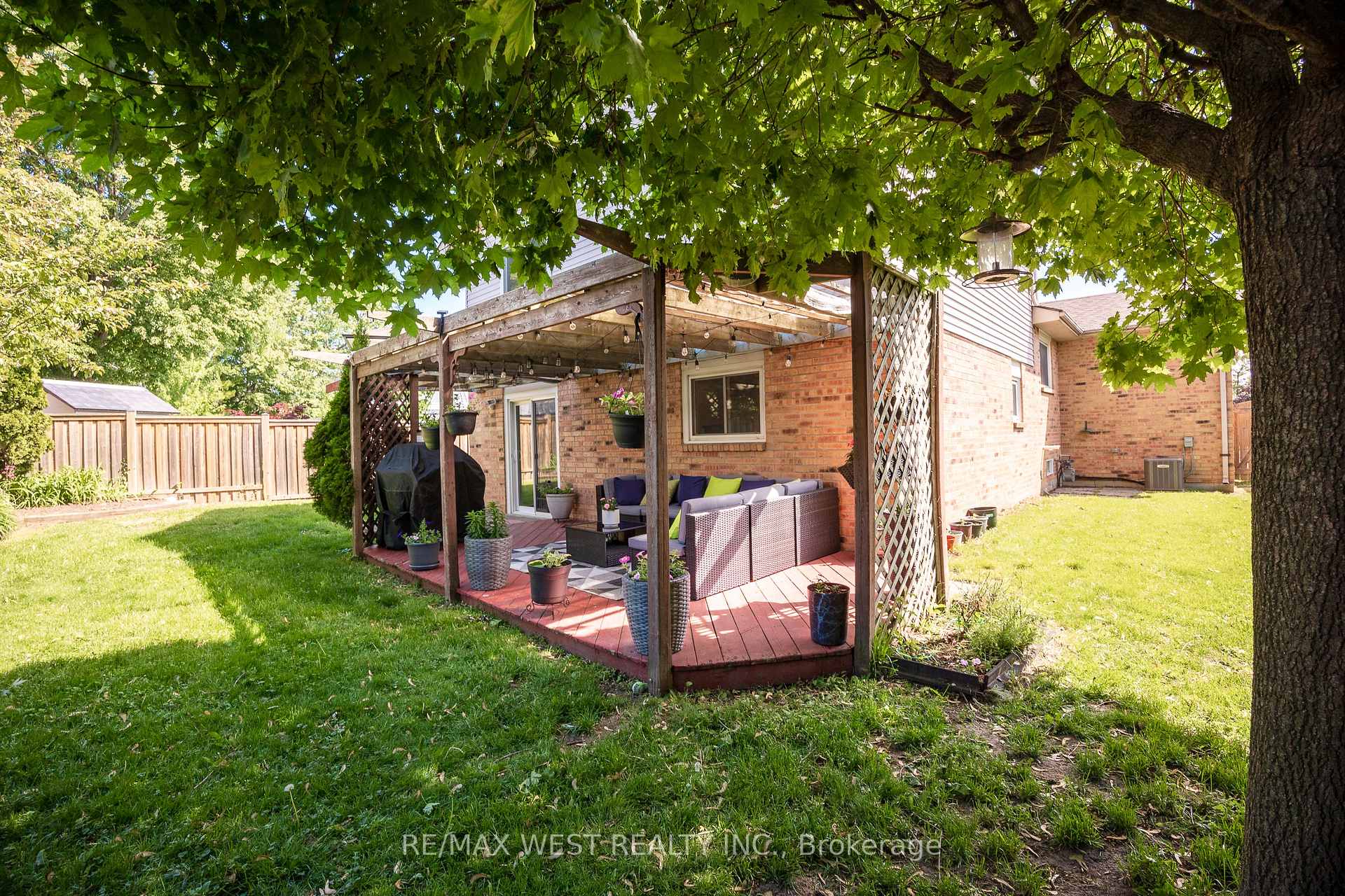 Photo 38 of 14 Souch Court, Clarington, Bowmanville — HOMEH