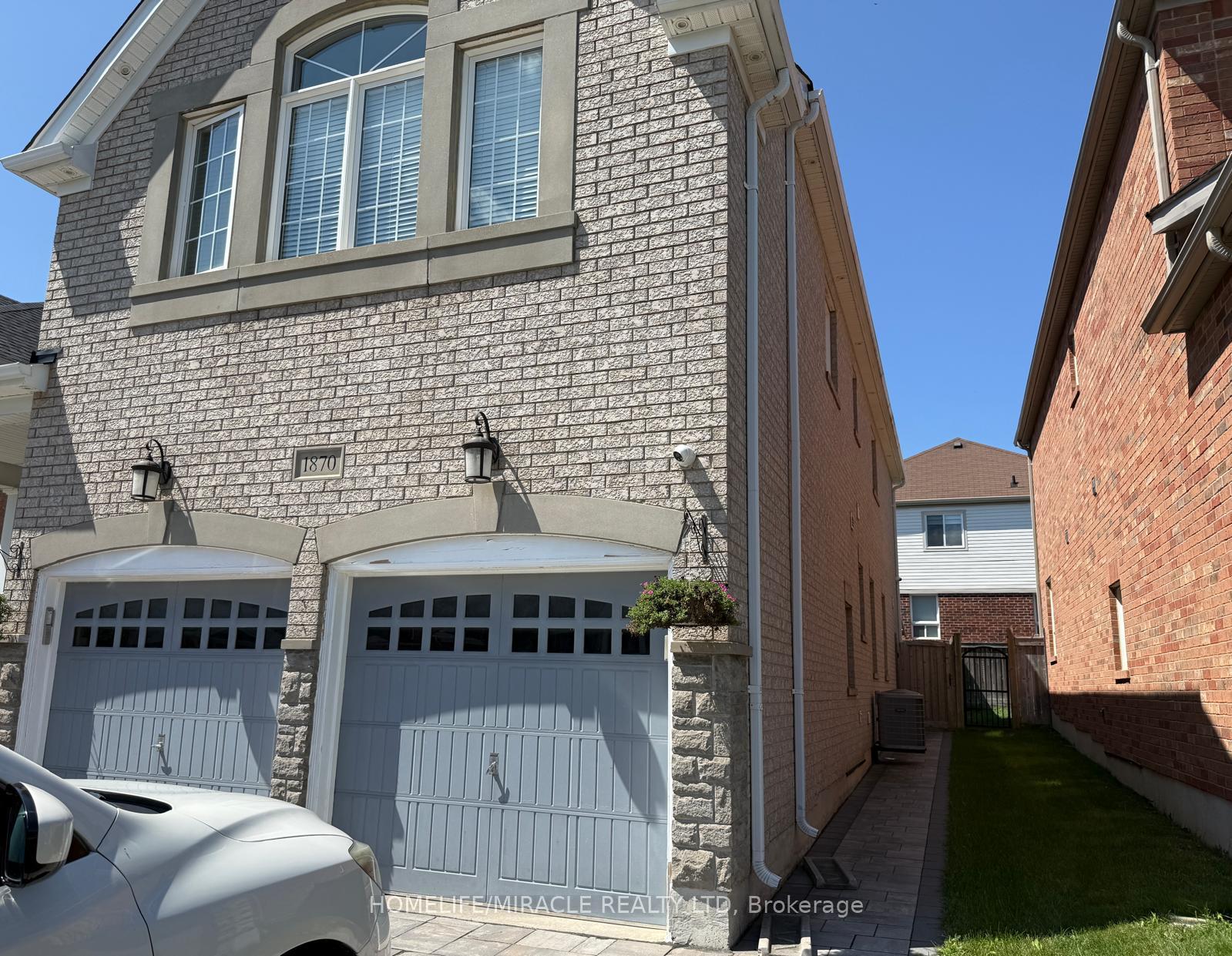 Photo 2 of Unit Basement, 1870 Esterbrook Drive, Oshawa, Taunton — HOMEH