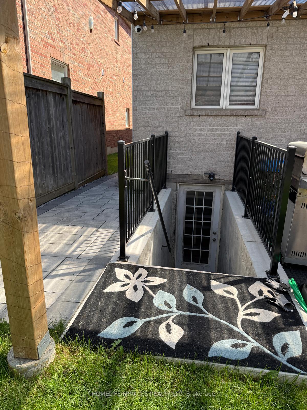 Photo 5 of Unit Basement, 1870 Esterbrook Drive, Oshawa, Taunton — HOMEH