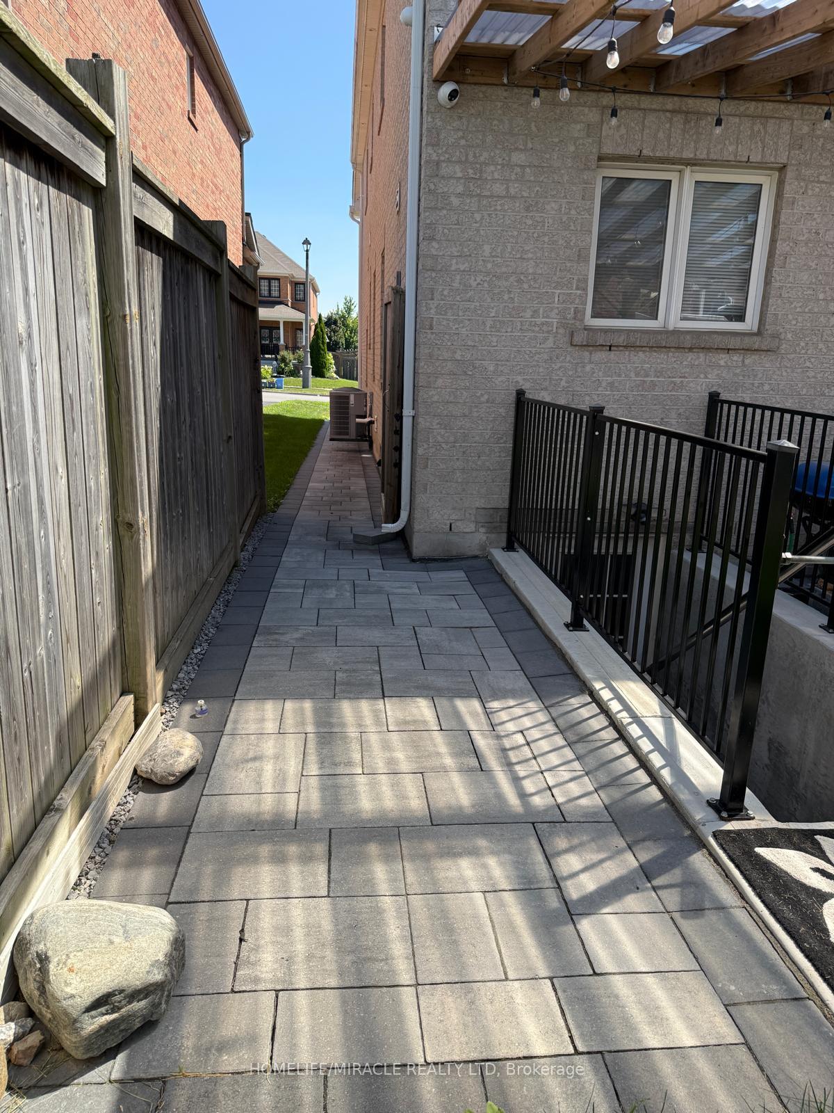 Photo 6 of Unit Basement, 1870 Esterbrook Drive, Oshawa, Taunton — HOMEH