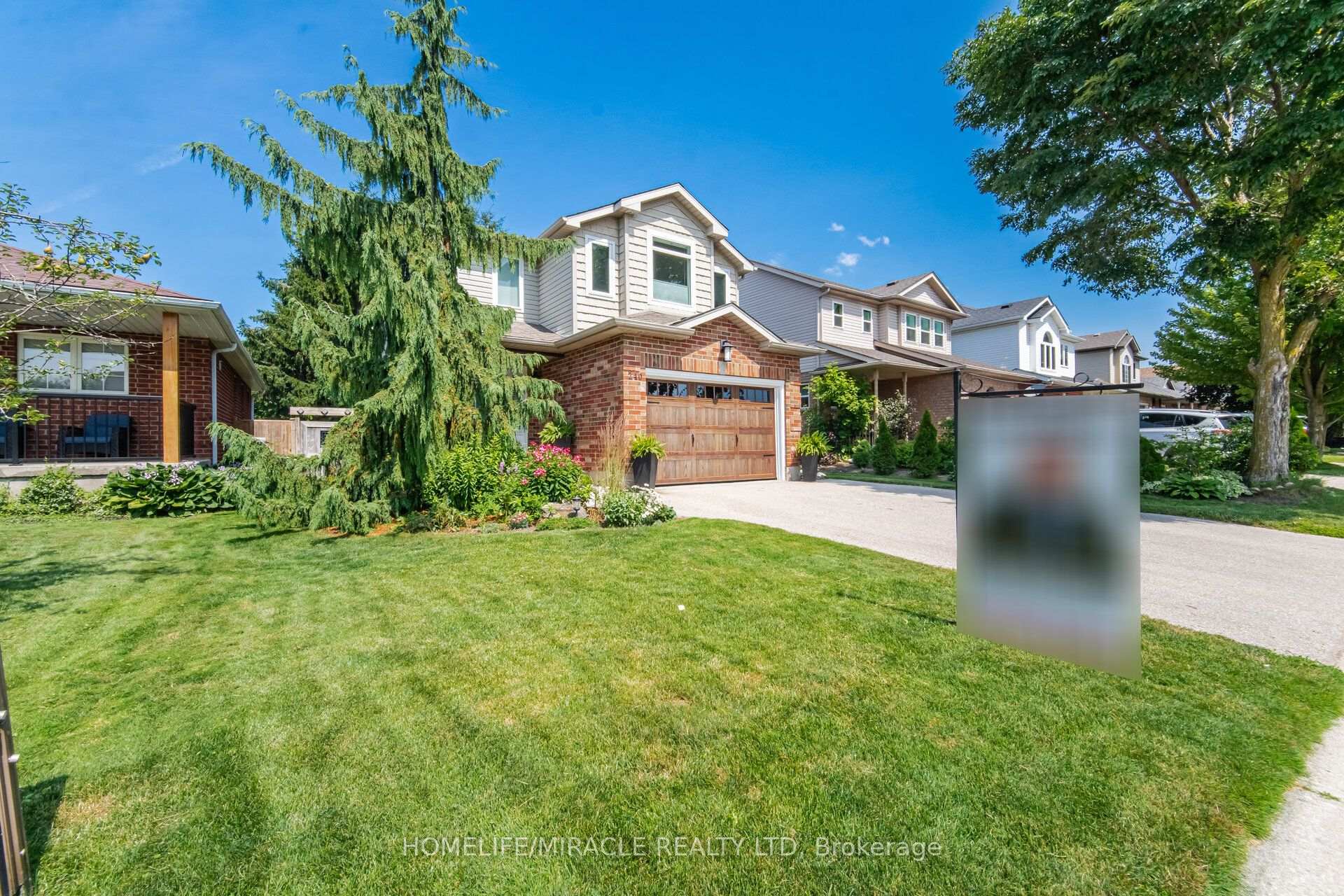 Photo 2 of 240 Millburn Boulevard, Centre Wellington, Fergus — HOMEH