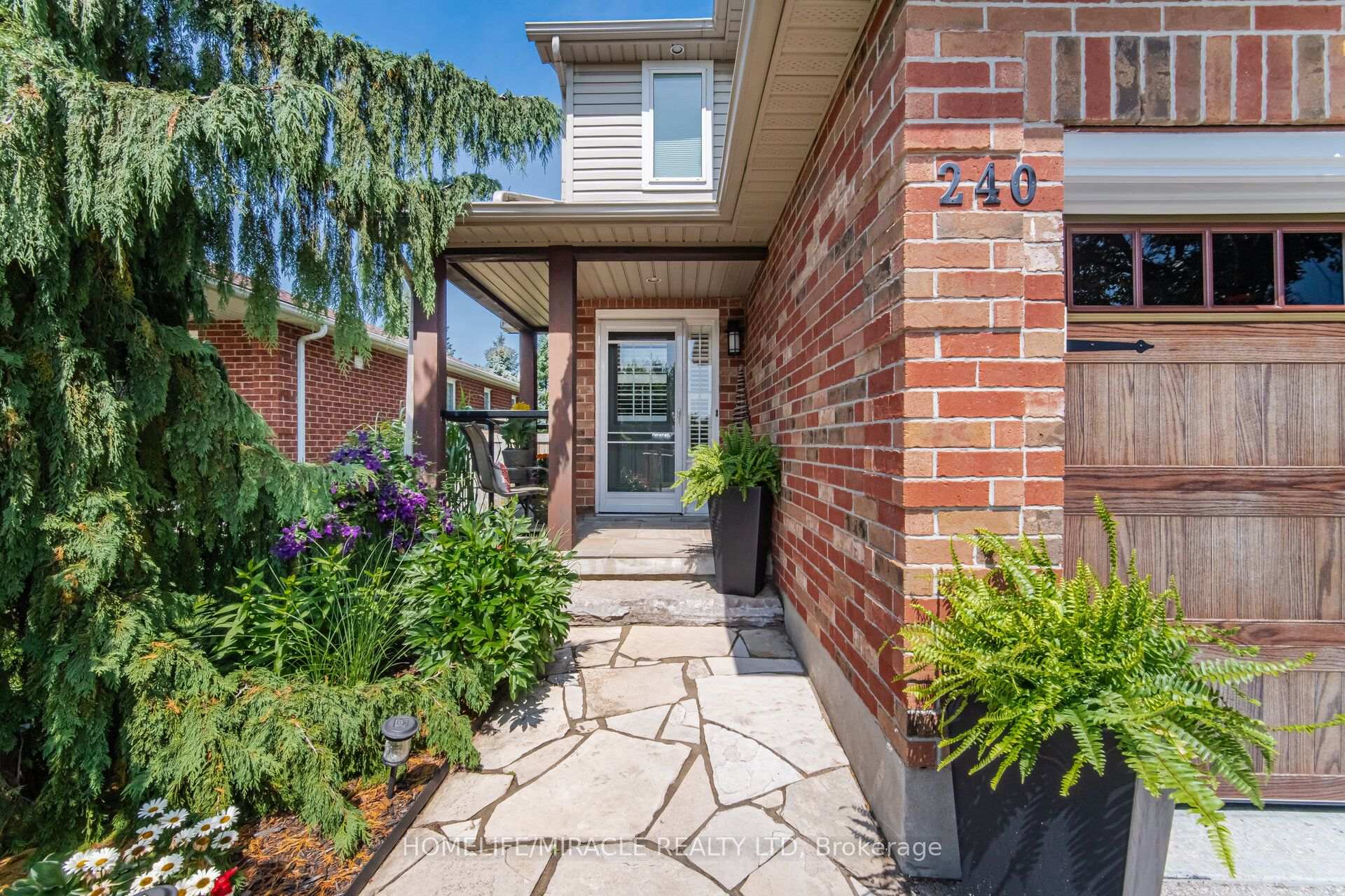 Photo 3 of 240 Millburn Boulevard, Centre Wellington, Fergus — HOMEH