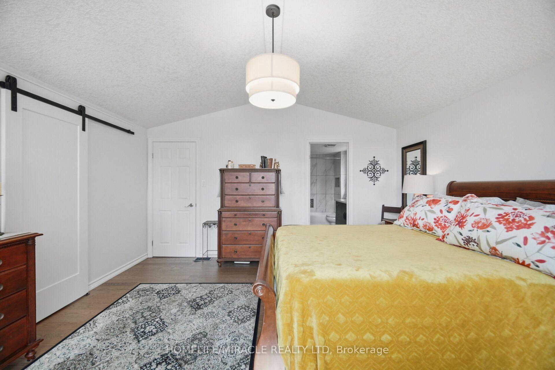 Photo 18 of 240 Millburn Boulevard, Centre Wellington, Fergus — HOMEH