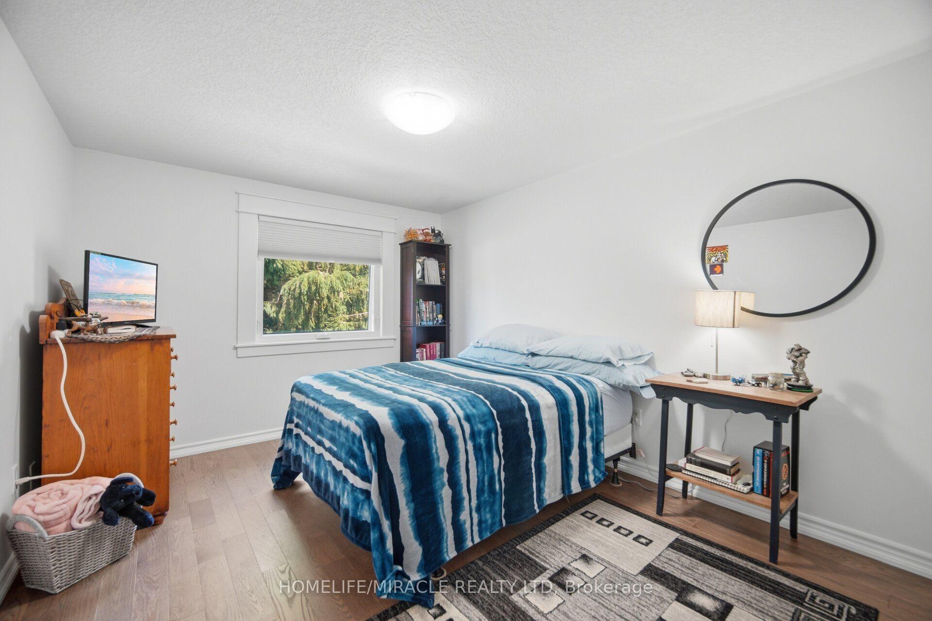 Photo 23 of 240 Millburn Boulevard, Centre Wellington, Fergus — HOMEH