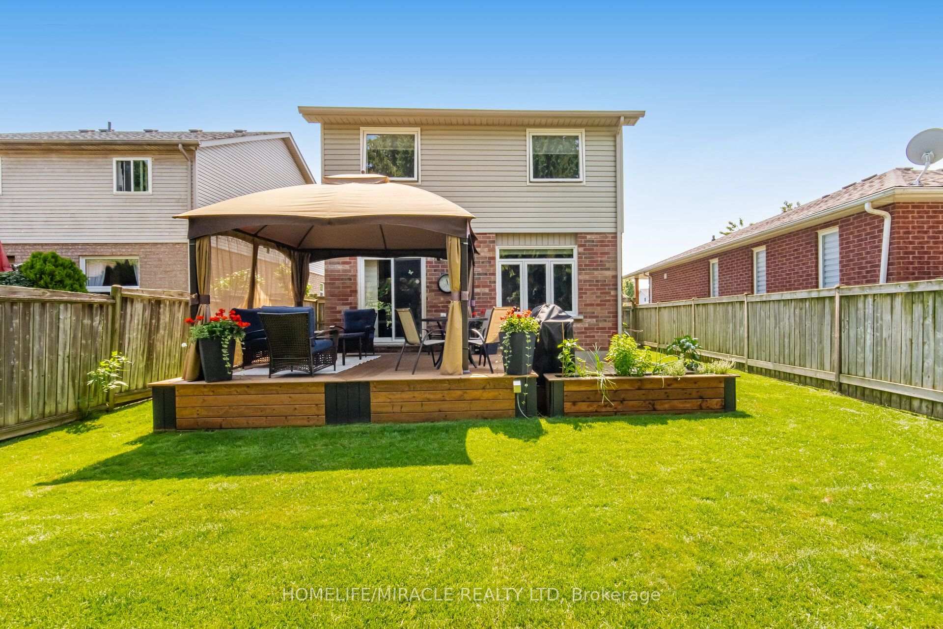 Photo 32 of 240 Millburn Boulevard, Centre Wellington, Fergus — HOMEH