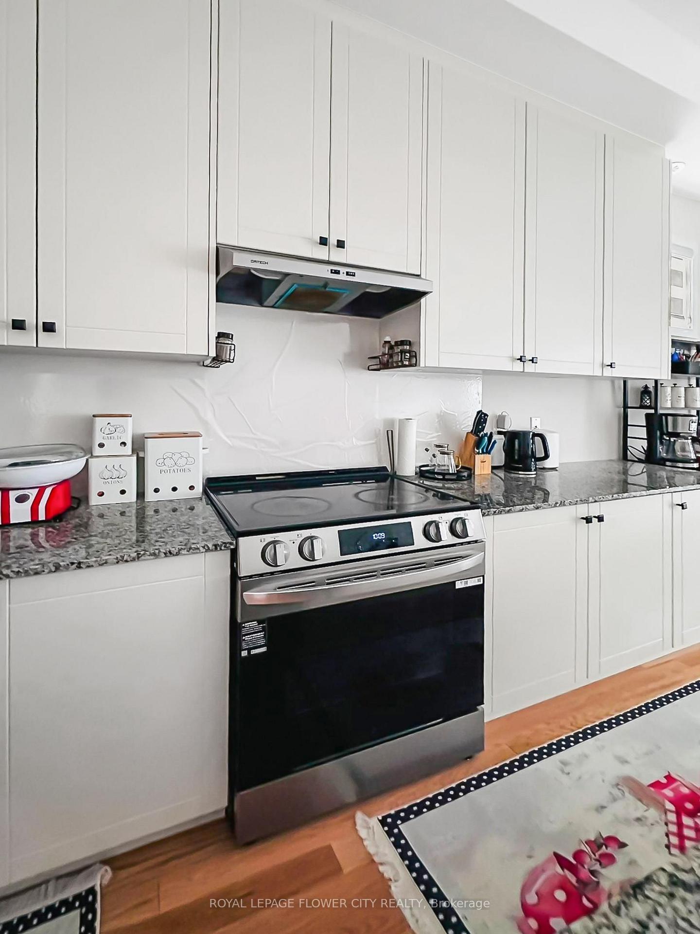 Photo 13 of 3098 Meadowridge Drive, Oakville, Joshua Meadows — HOMEH