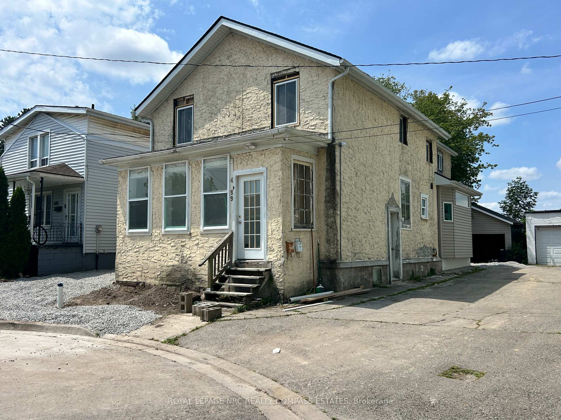 Photo 2 of Unit 3, 4299 Second Avenue, Niagara Falls, Downtown — HOMEH
