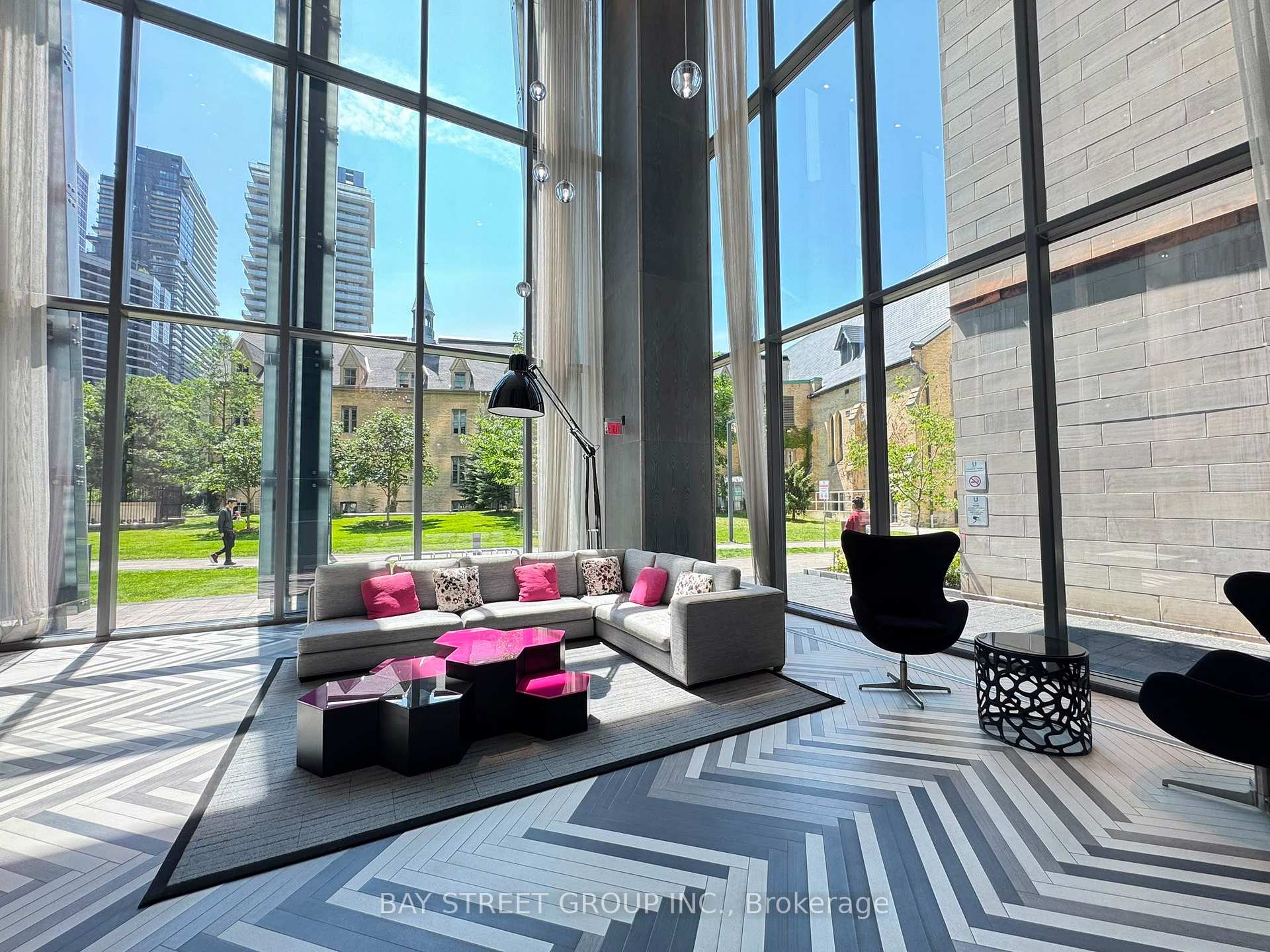 Photo 4 of Unit 4006, 1080 Bay Street, Toronto, Bay Street Corridor — HOMEH