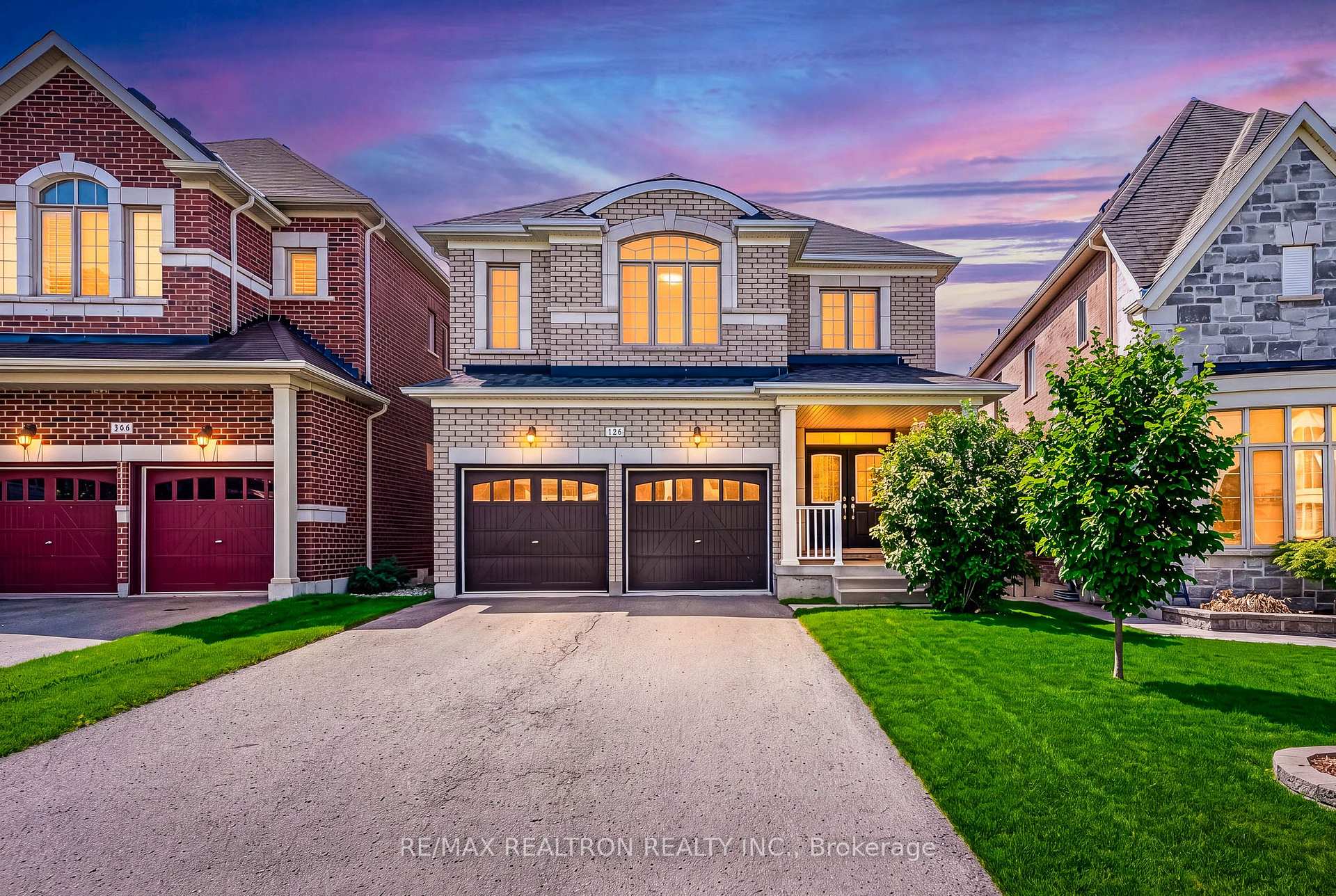 Photo 1 of 126 Crane Street, Aurora, Rural Aurora — HOMEH