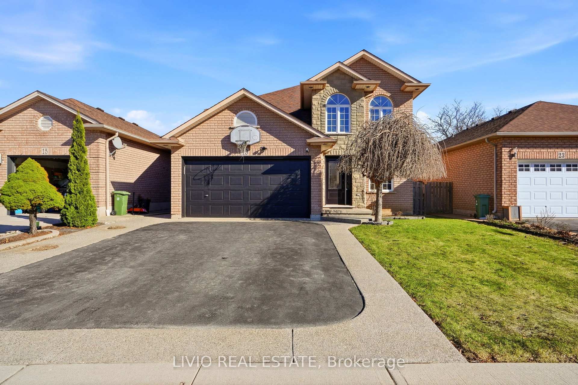 Photo 1 of 19 Konstantine Court, Hamilton, Sheldon — HOMEH