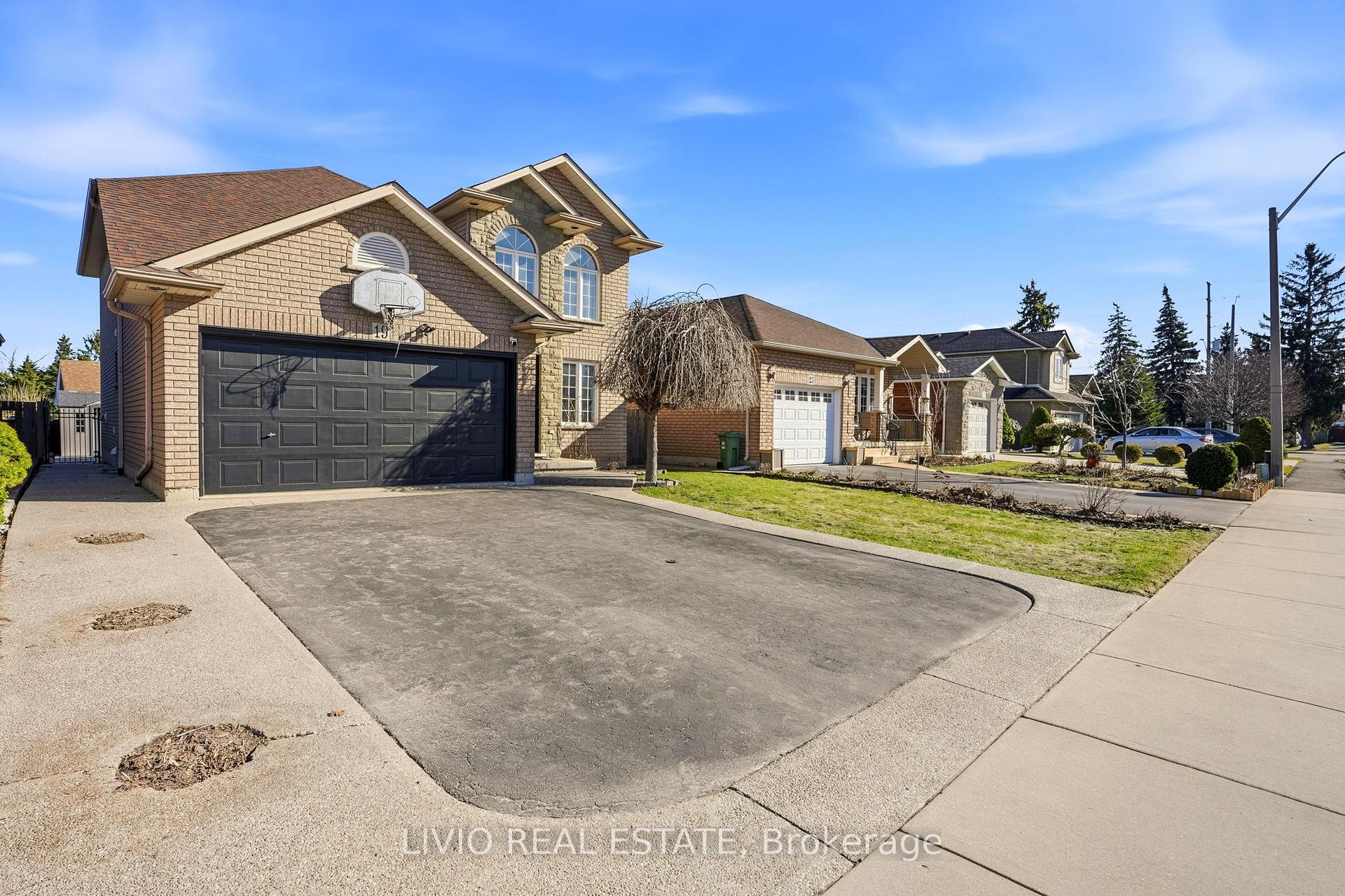 Photo 2 of 19 Konstantine Court, Hamilton, Sheldon — HOMEH