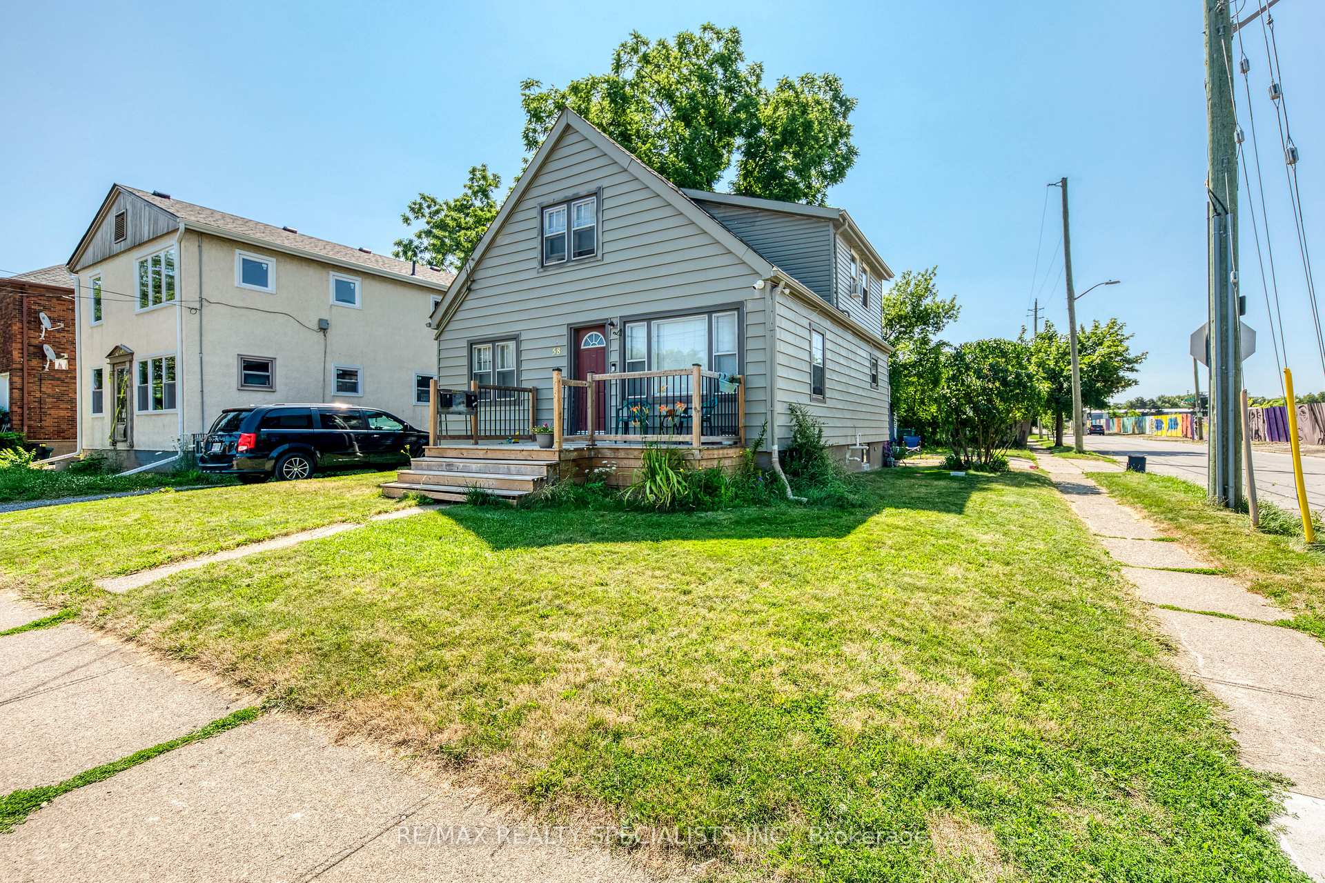 Photo 4 of 58 Carlton Street, St. Catharines, Downtown — HOMEH