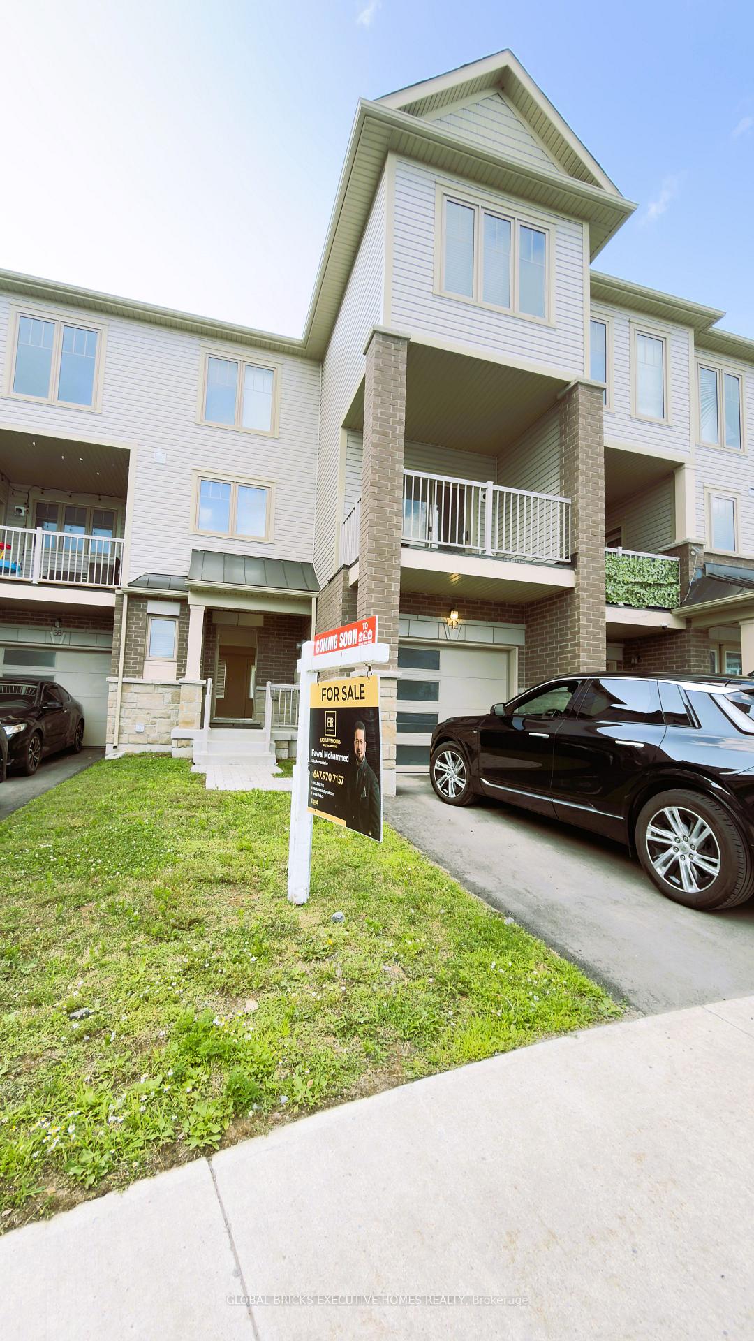 Photo 3 of 42 Ambereen Place E, Clarington, Bowmanville — HOMEH