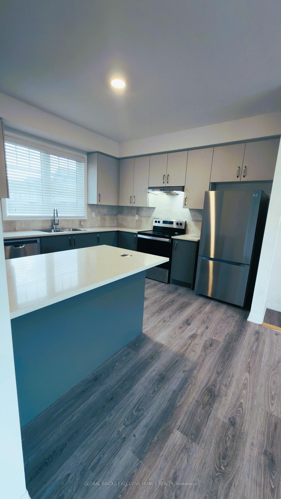 Photo 8 of 42 Ambereen Place E, Clarington, Bowmanville — HOMEH
