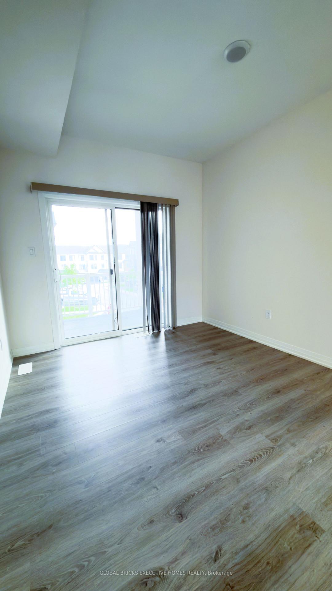 Photo 10 of 42 Ambereen Place E, Clarington, Bowmanville — HOMEH