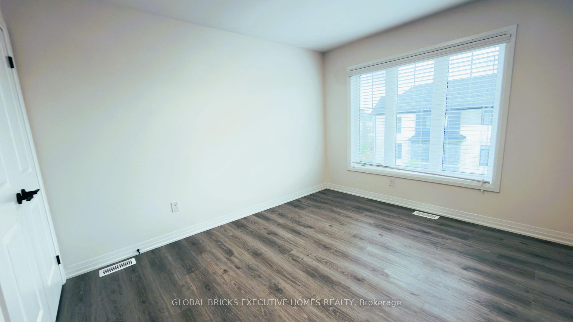 Photo 15 of 42 Ambereen Place E, Clarington, Bowmanville — HOMEH