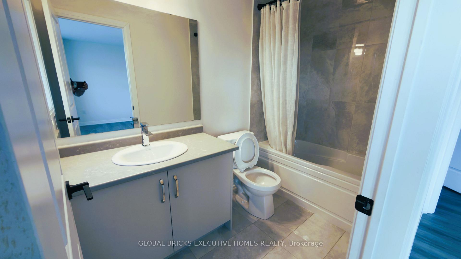 Photo 36 of 42 Ambereen Place E, Clarington, Bowmanville — HOMEH